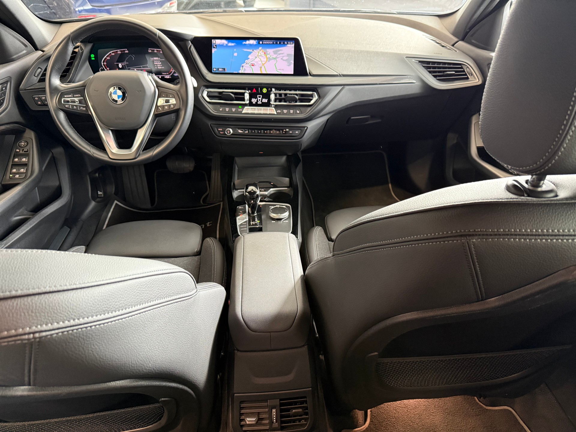 BMW 120i Sport Line Steptronic-image-15