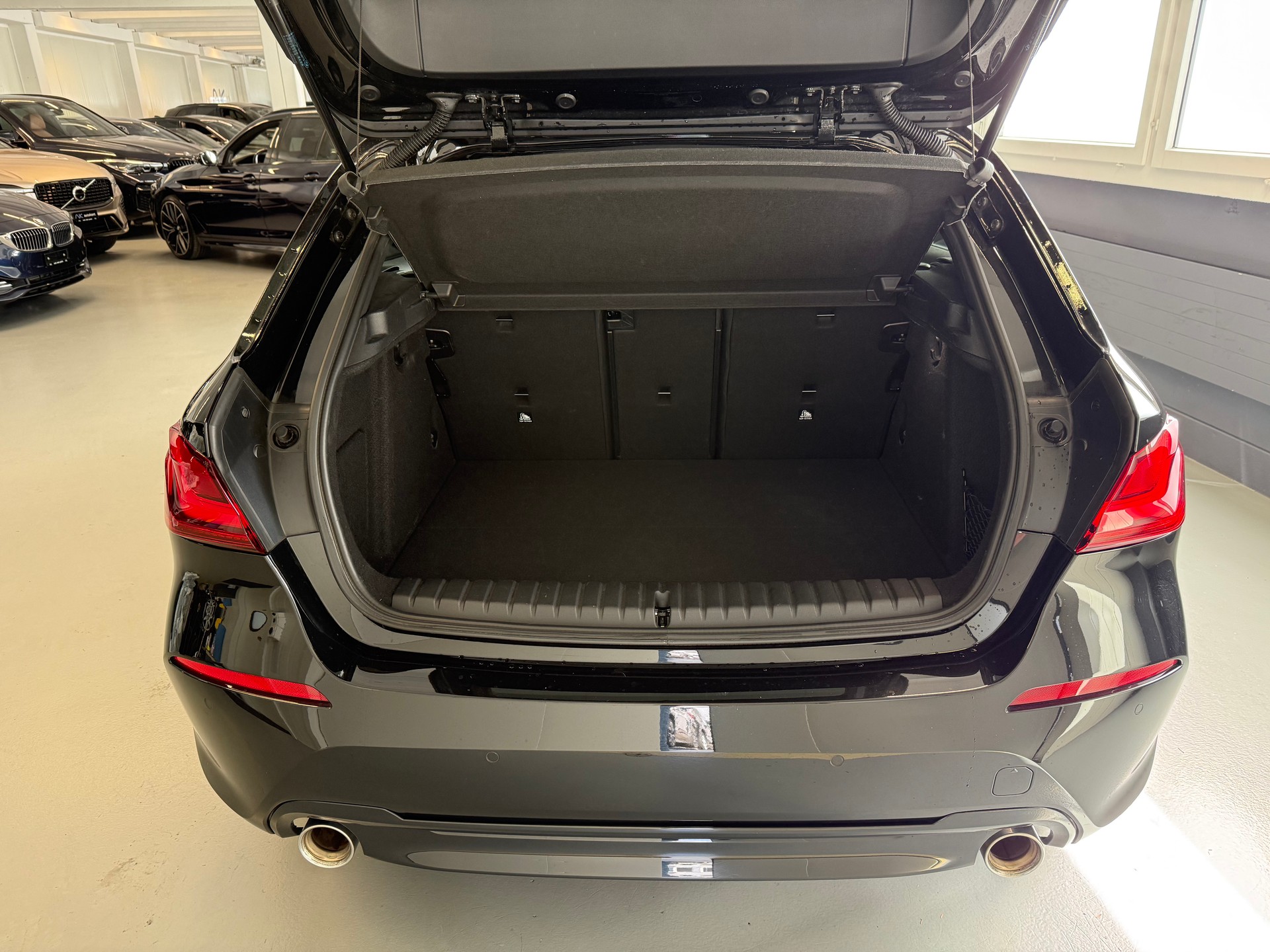 BMW 120i Sport Line Steptronic-image-5