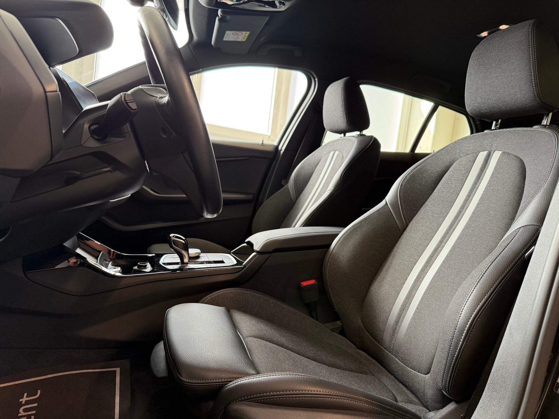 BMW 120i Sport Line Steptronic-image-13