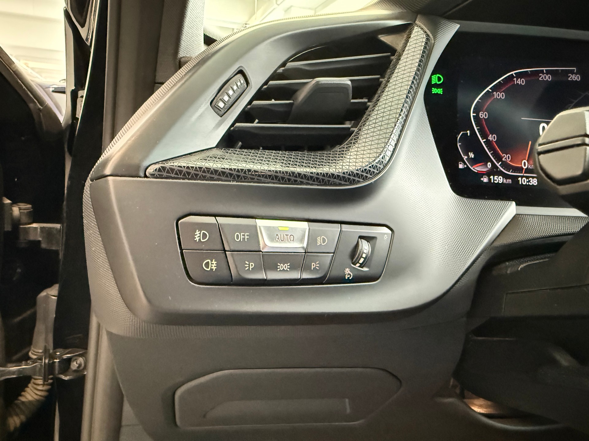BMW 120i Sport Line Steptronic-image-10