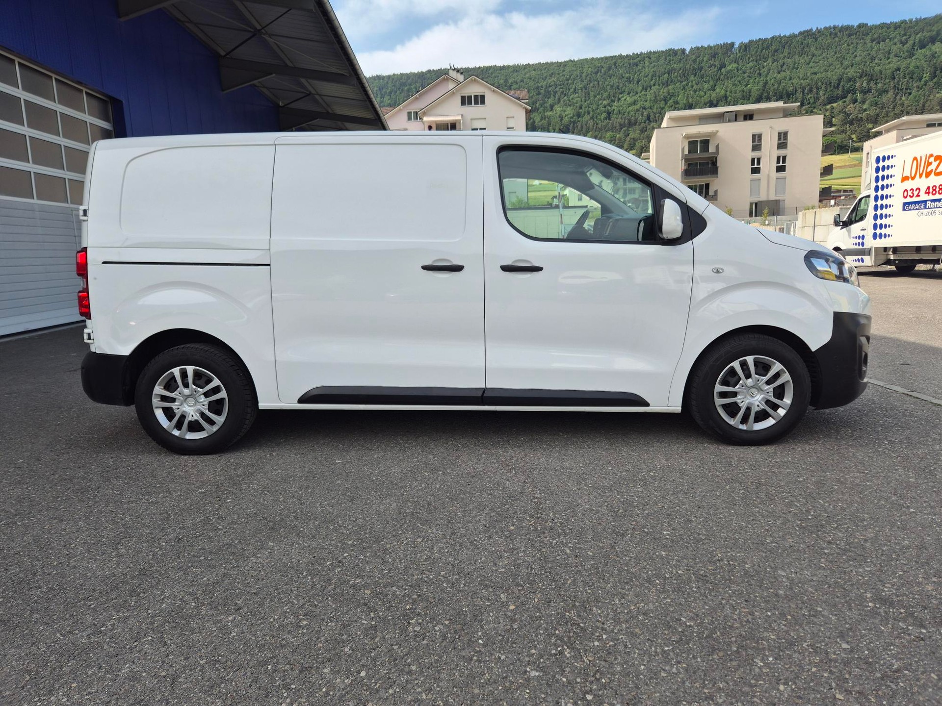 CITROEN 2.0 BlueHDi 120 Komfort-image-2
