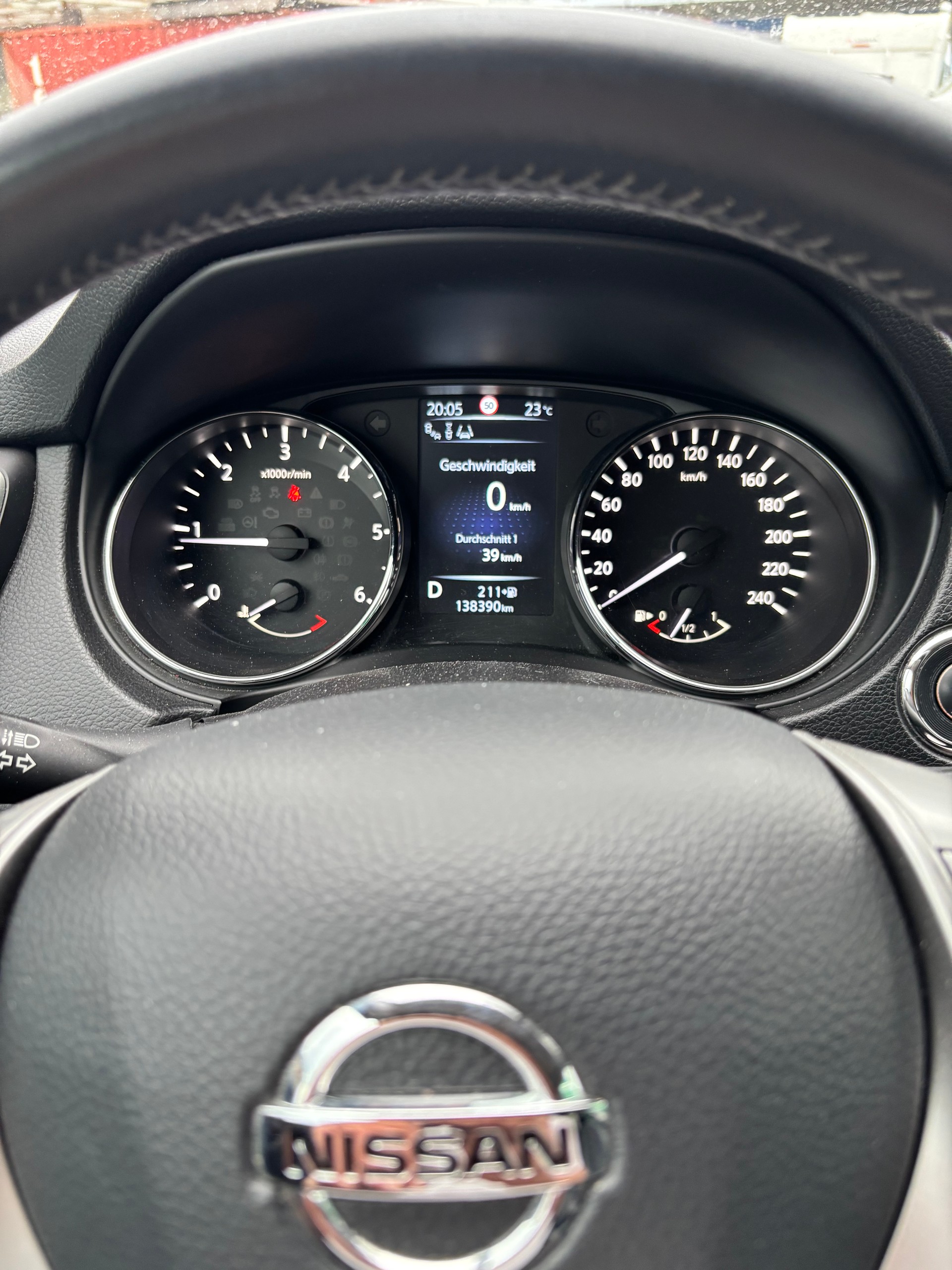 NISSAN Qashqai 1.6 dCi tekna Xtronic CVT-image-10