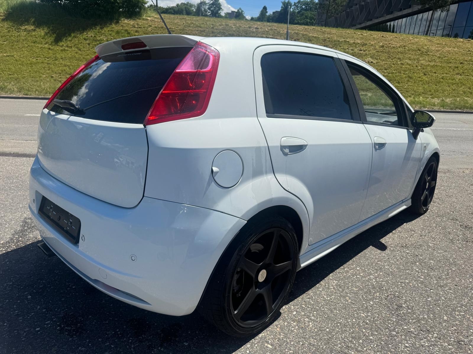 FIAT Punto 1.4 16V Turbo Dynamic-image-3