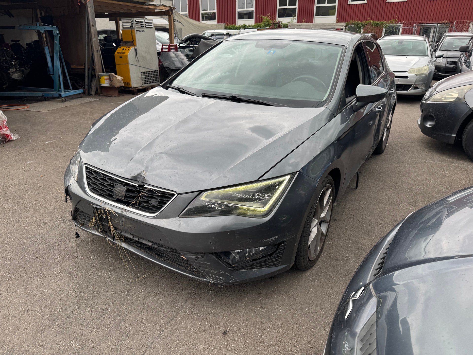 SEAT LEON-image-1