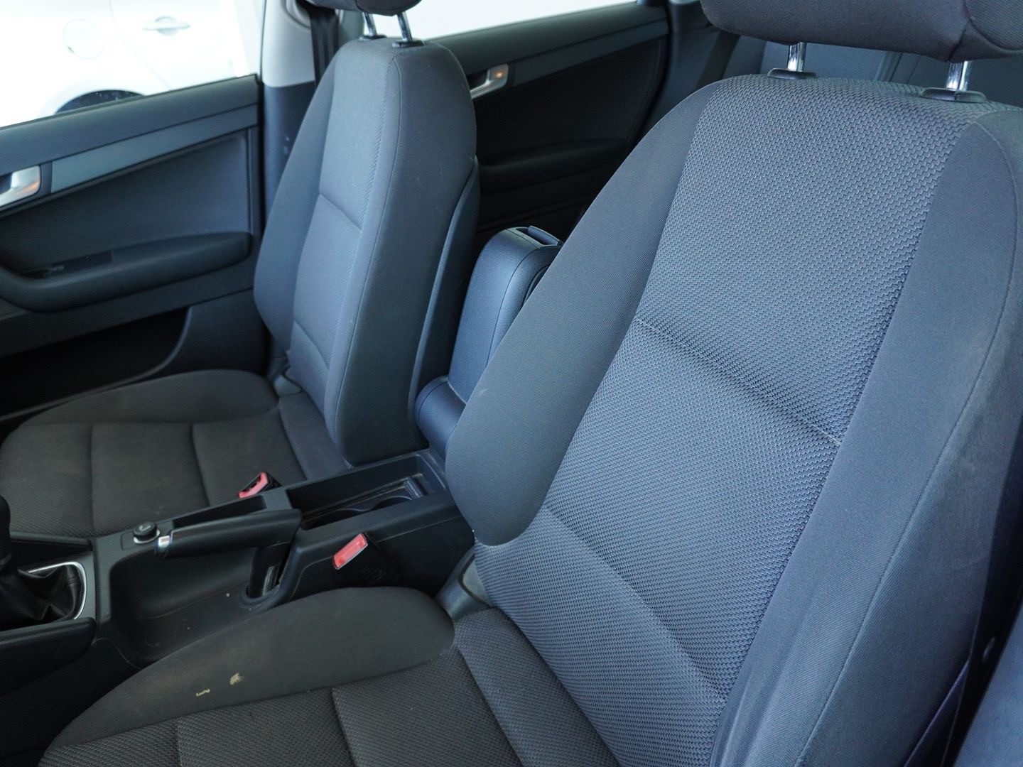 AUDI A3 Sportback 1.8 TFSI Attraction-showroom-element-3