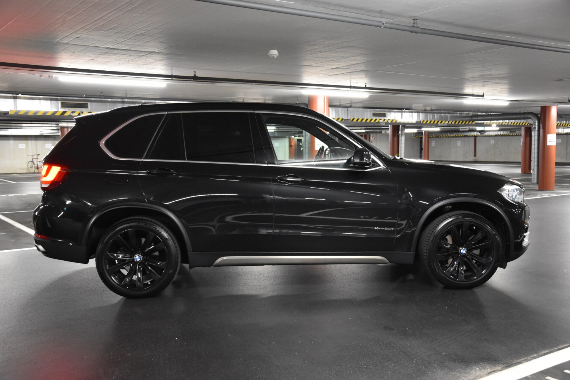 BMW X5 xDrive 50i Steptronic *** INDIVIDUAL ***-image-9