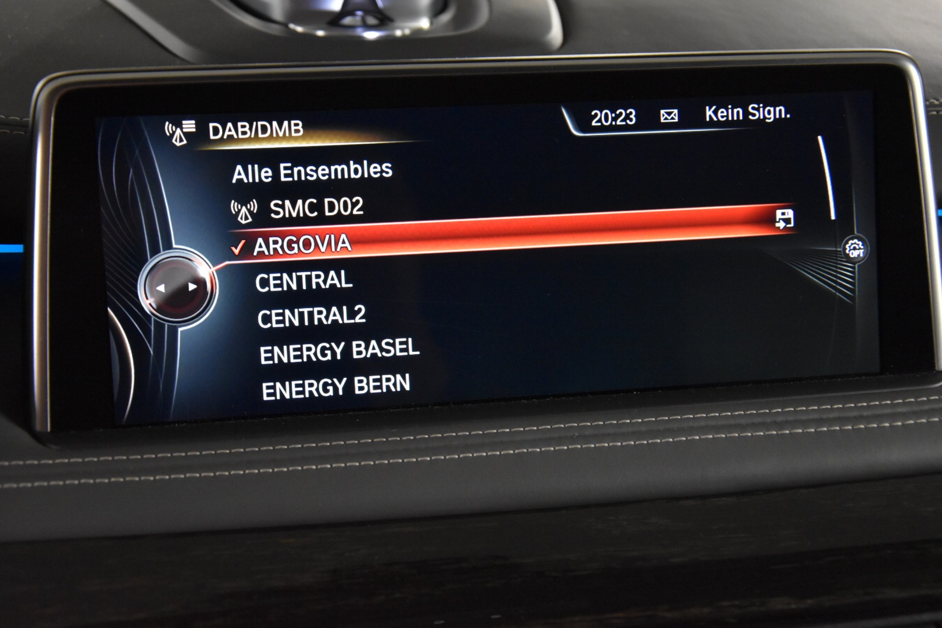 BMW X5 xDrive 50i Steptronic *** INDIVIDUAL ***-image-19