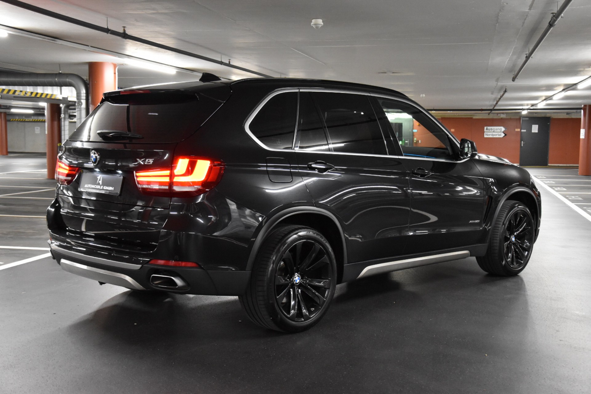 BMW X5 xDrive 50i Steptronic *** INDIVIDUAL ***-image-8