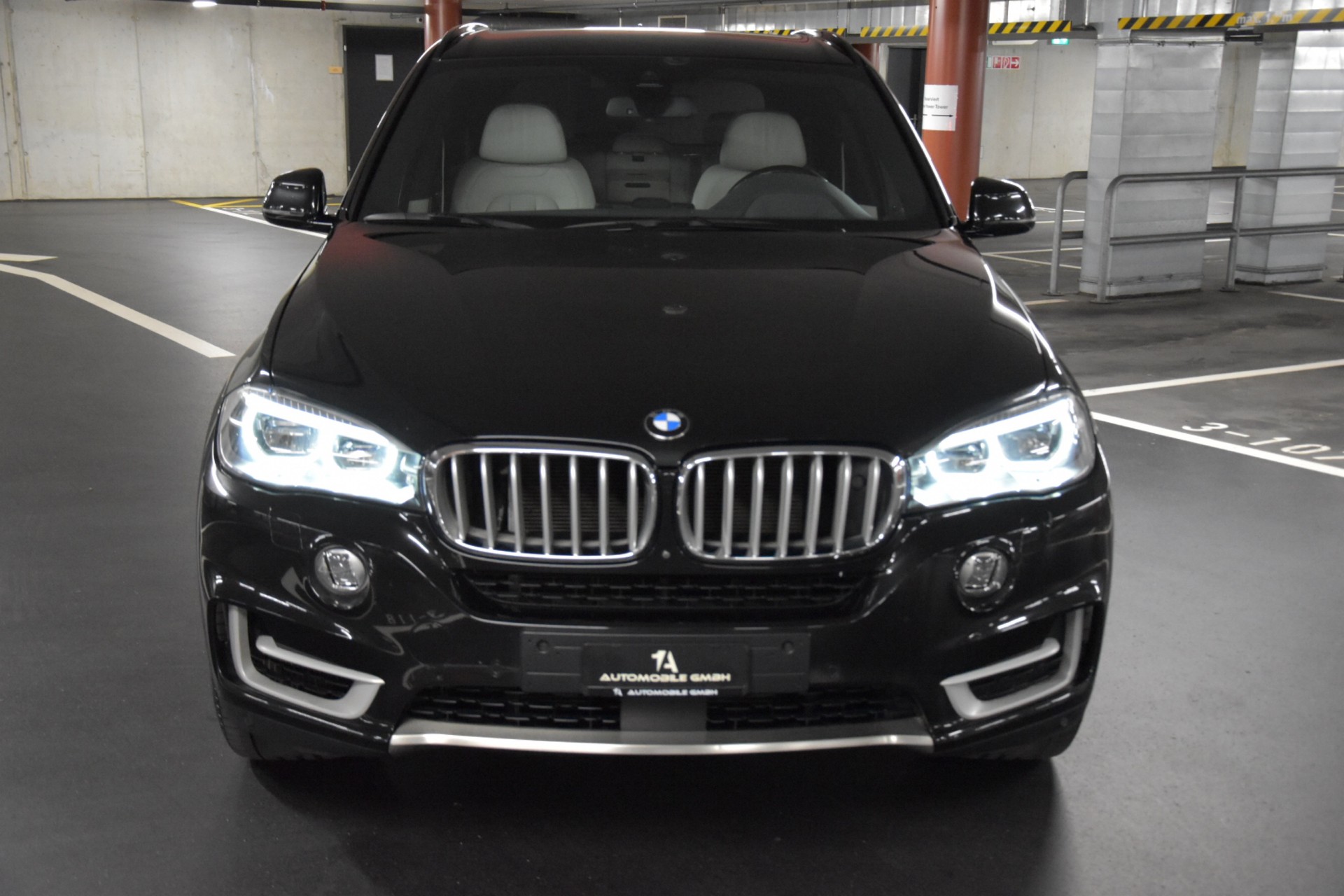 BMW X5 xDrive 50i Steptronic *** INDIVIDUAL ***-image-11
