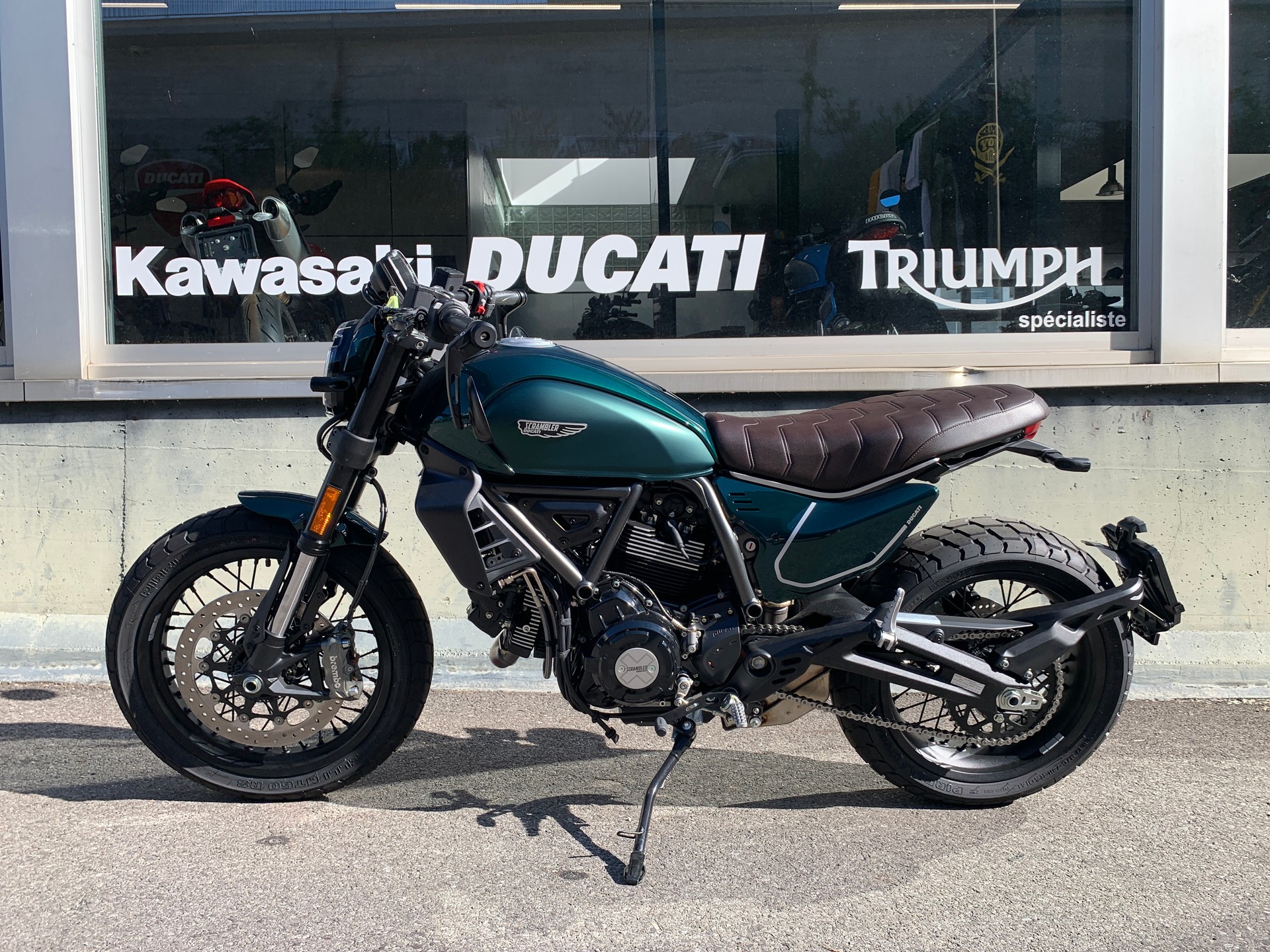 DUCATI SCRAMBLER NIGHTSHIFT-showroom-element-1