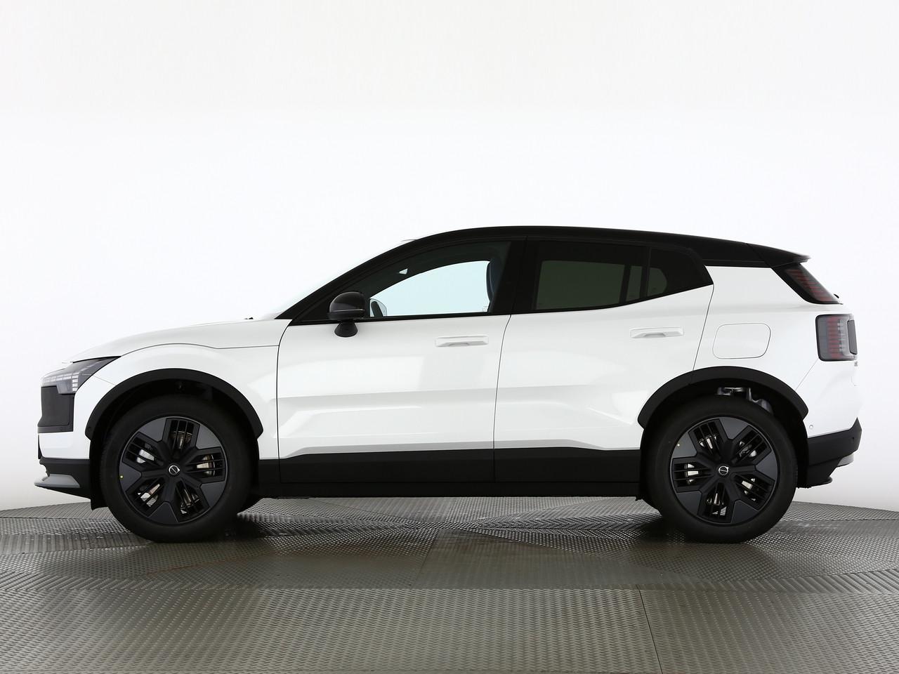 VOLVO EX30 CC P8 Ultra AWD-showroom-element-2