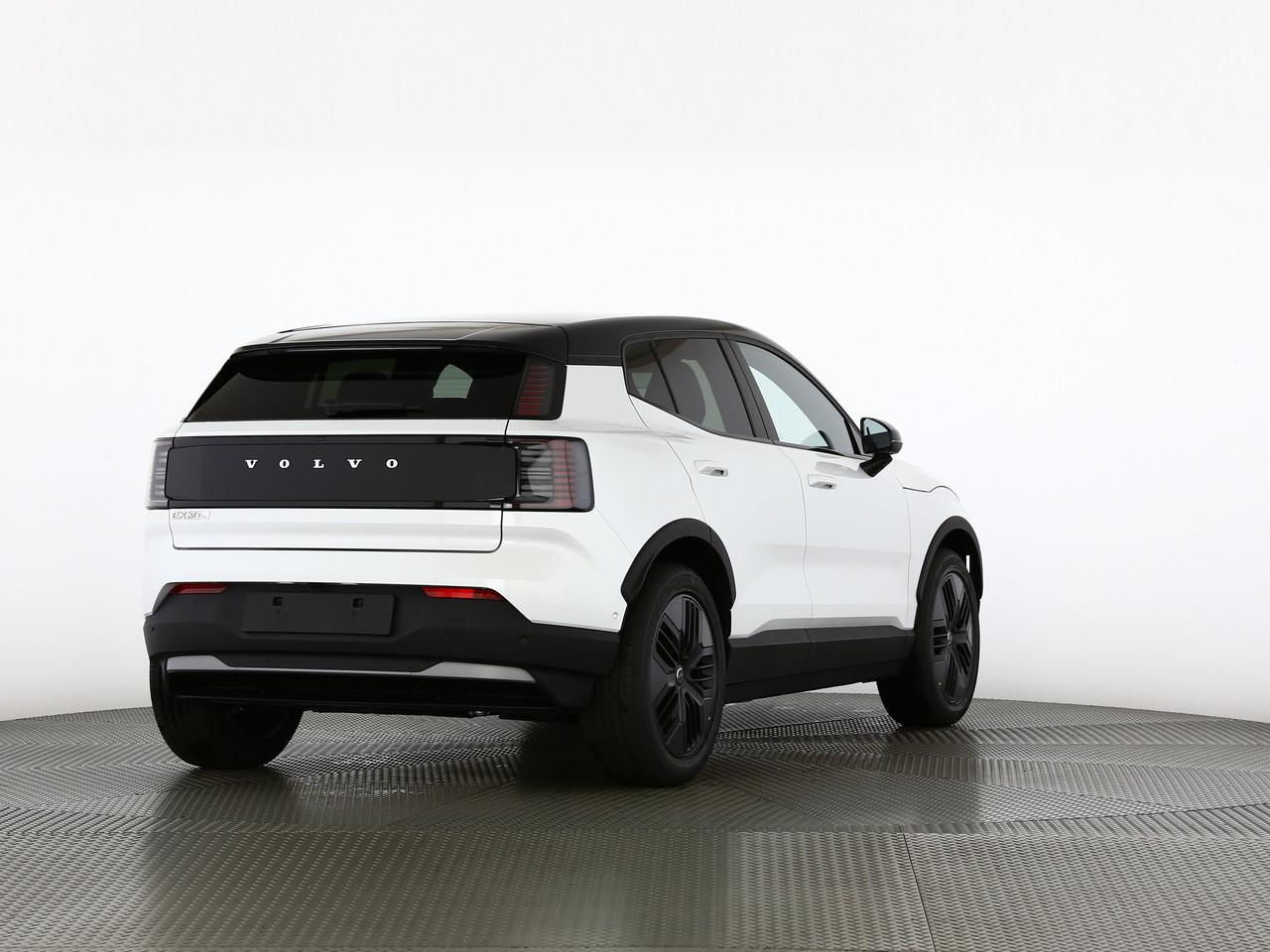 VOLVO EX30 CC P8 Ultra AWD-showroom-element-1