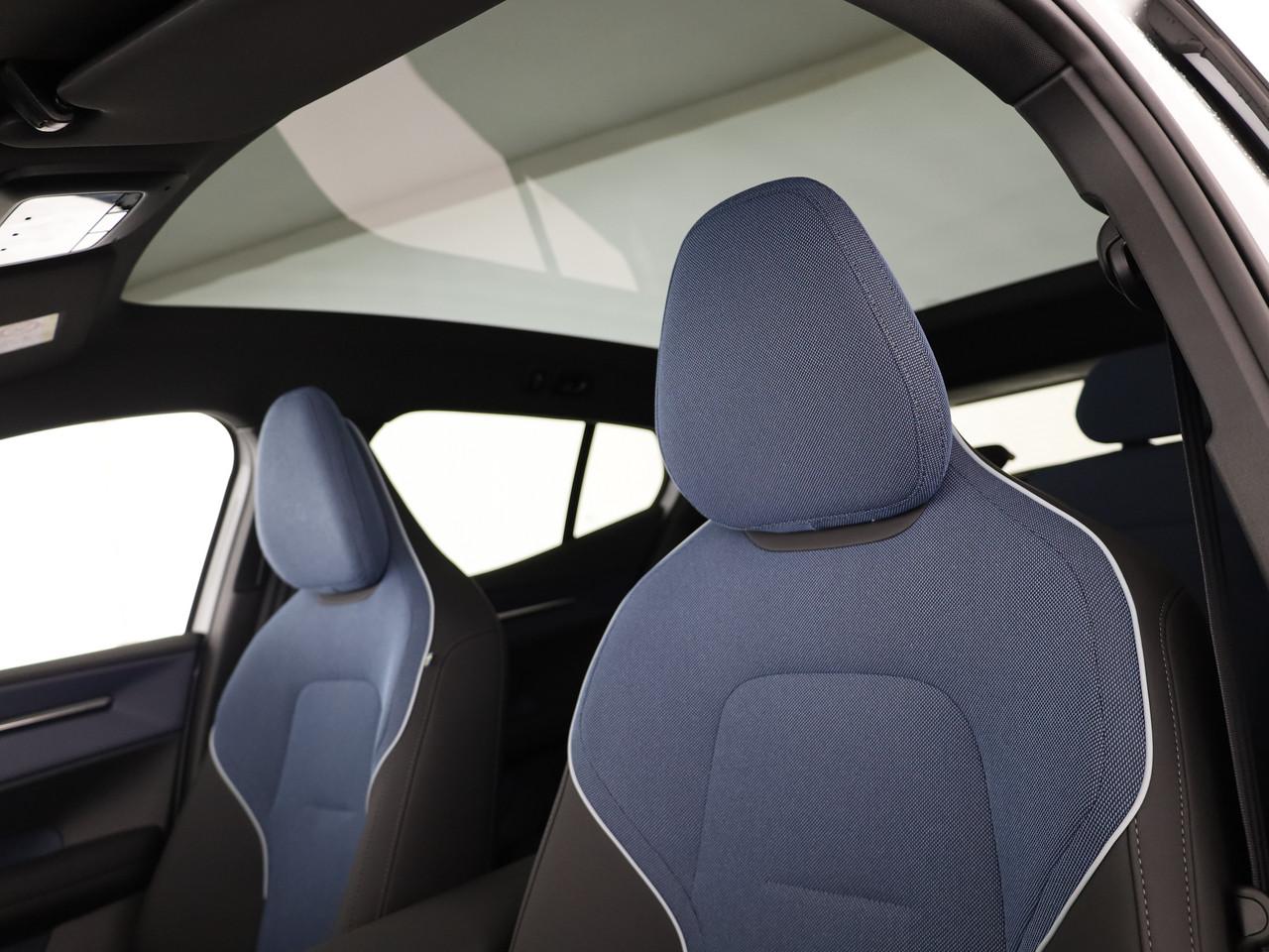 VOLVO EX30 CC P8 Ultra AWD-image-11