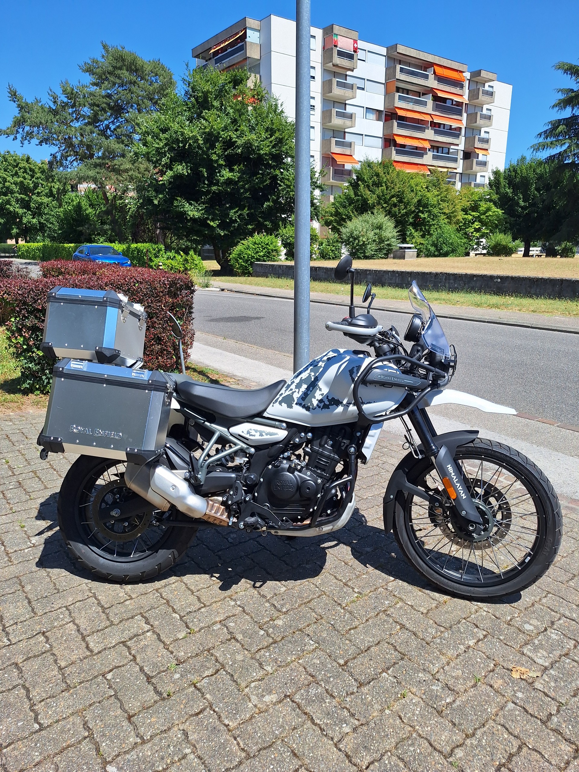 ROYAL ENFIELD Himalayan 452 Tubeless-image-1