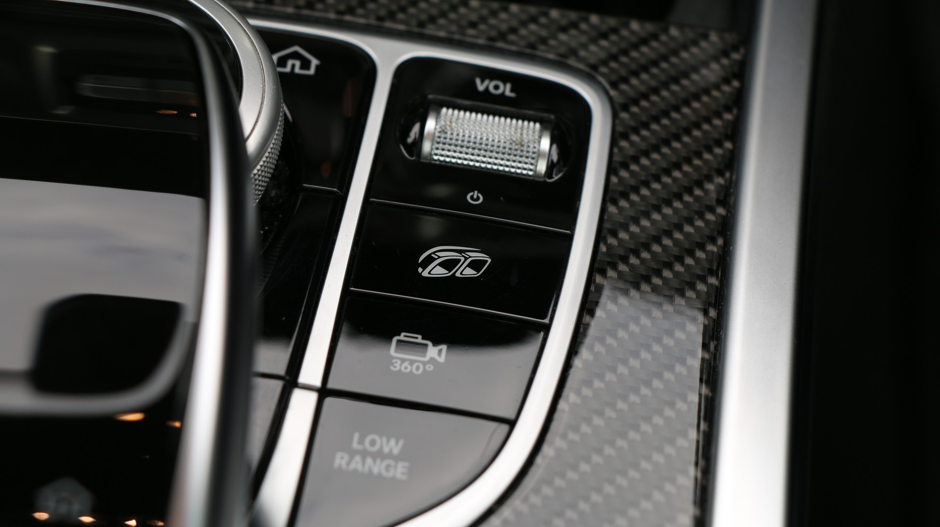 MERCEDES-BENZ G 63 AMG-image-18