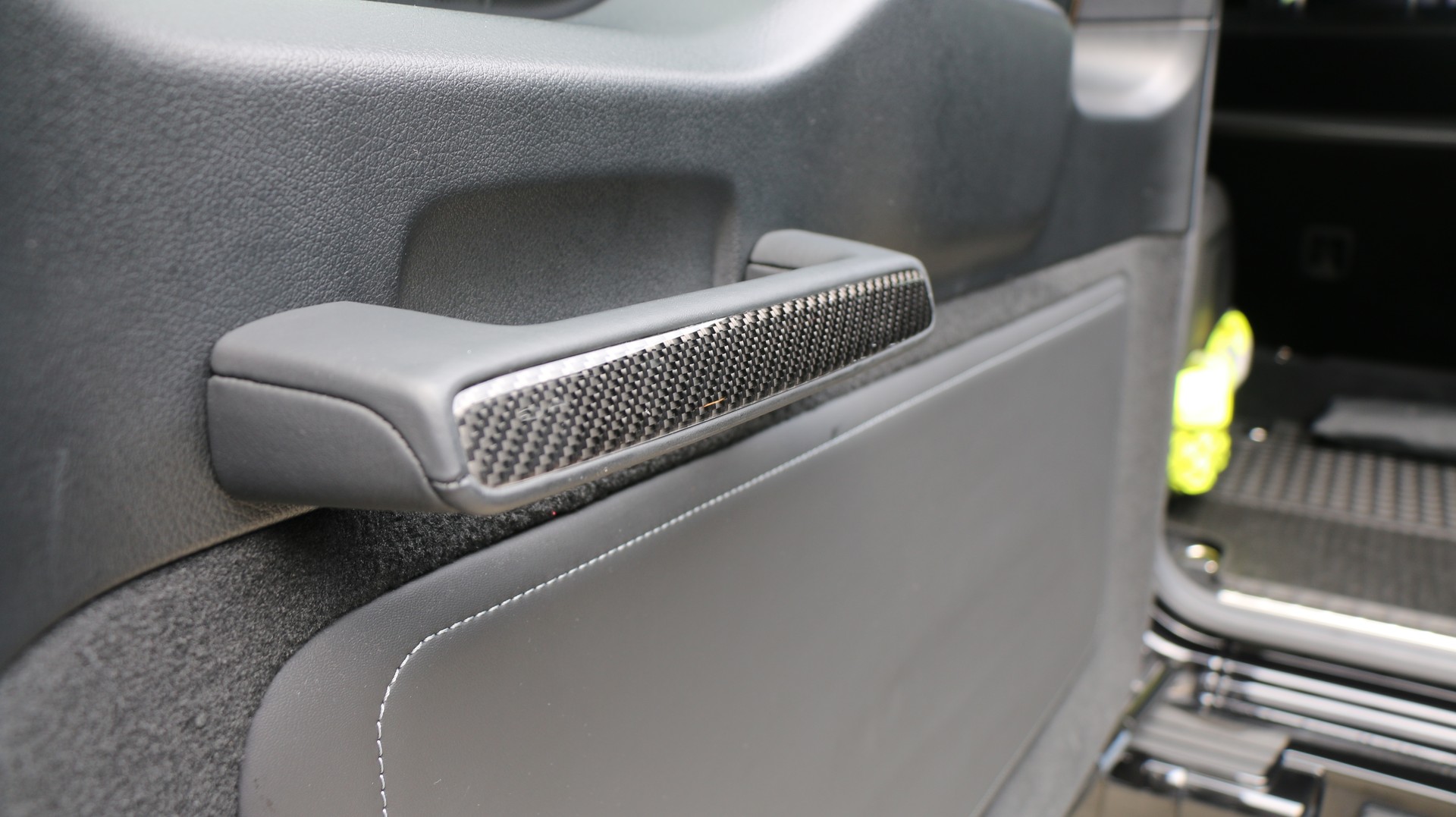 MERCEDES-BENZ G 63 AMG-image-12