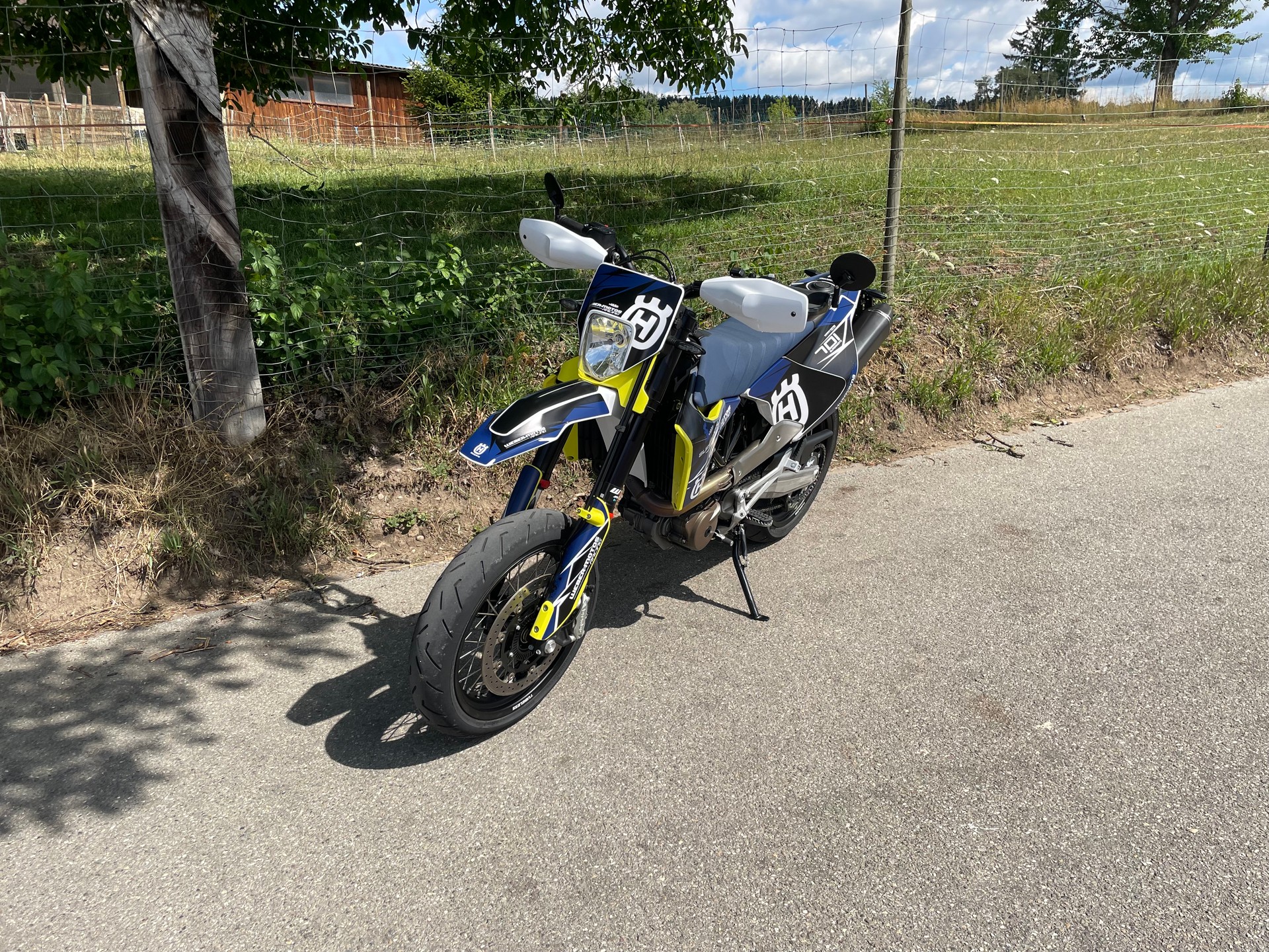 HUSQVARNA 701 Supermoto (35kW)-image-3