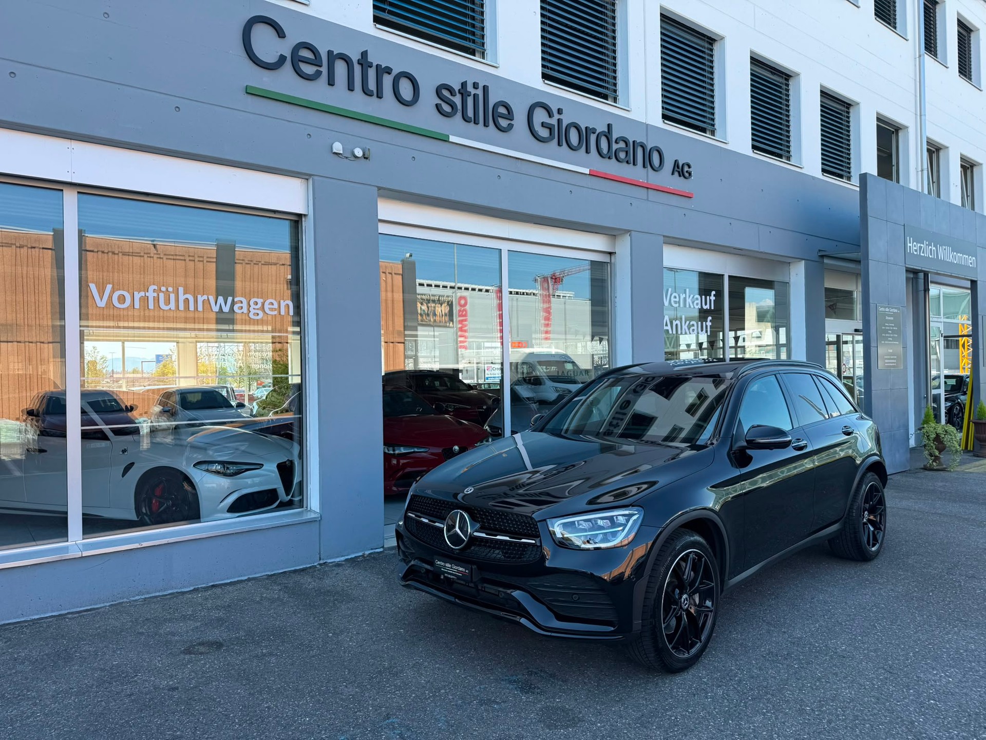 MERCEDES-BENZ GLC 200 AMG Line 4Matic 9G-Tronic