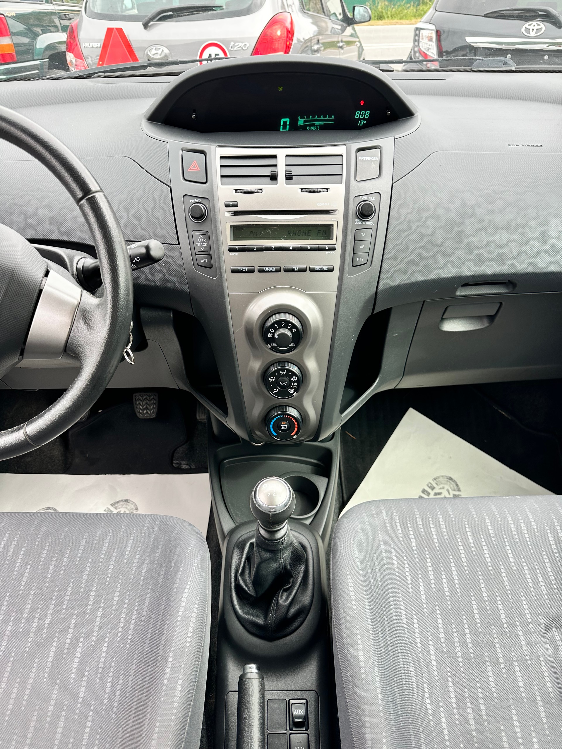 TOYOTA Yaris 1.33 Linea Sol-image-14