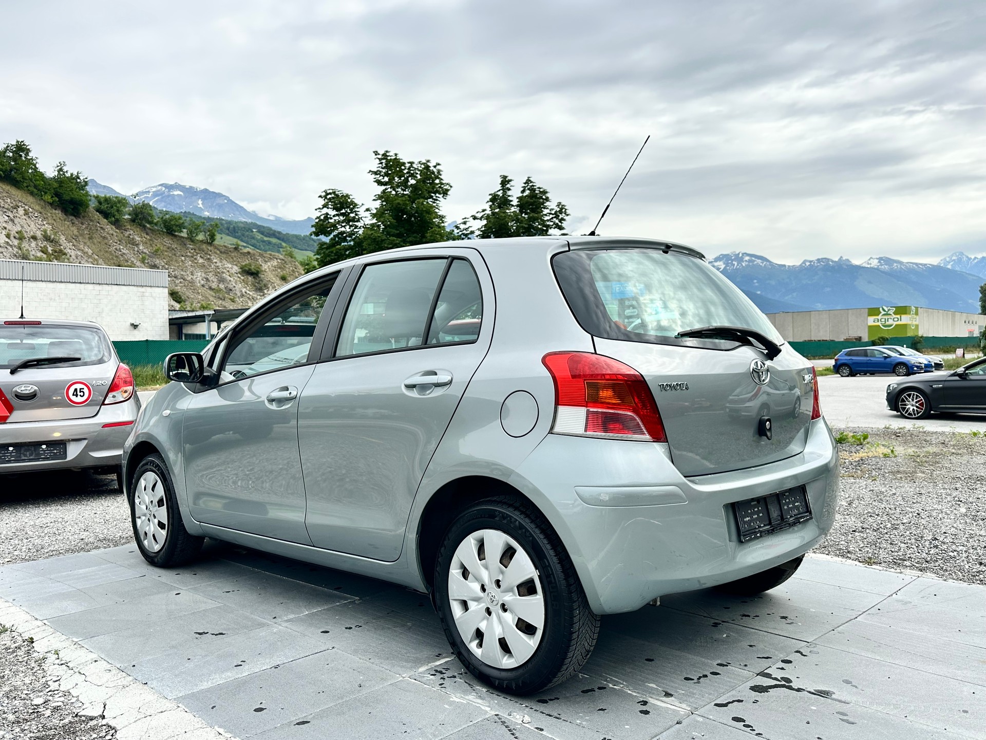 TOYOTA Yaris 1.33 Linea Sol-image-6