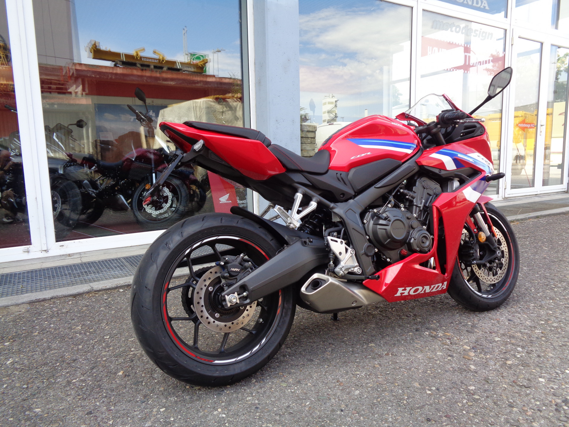 HONDA CBR 650 R-showroom-element-1