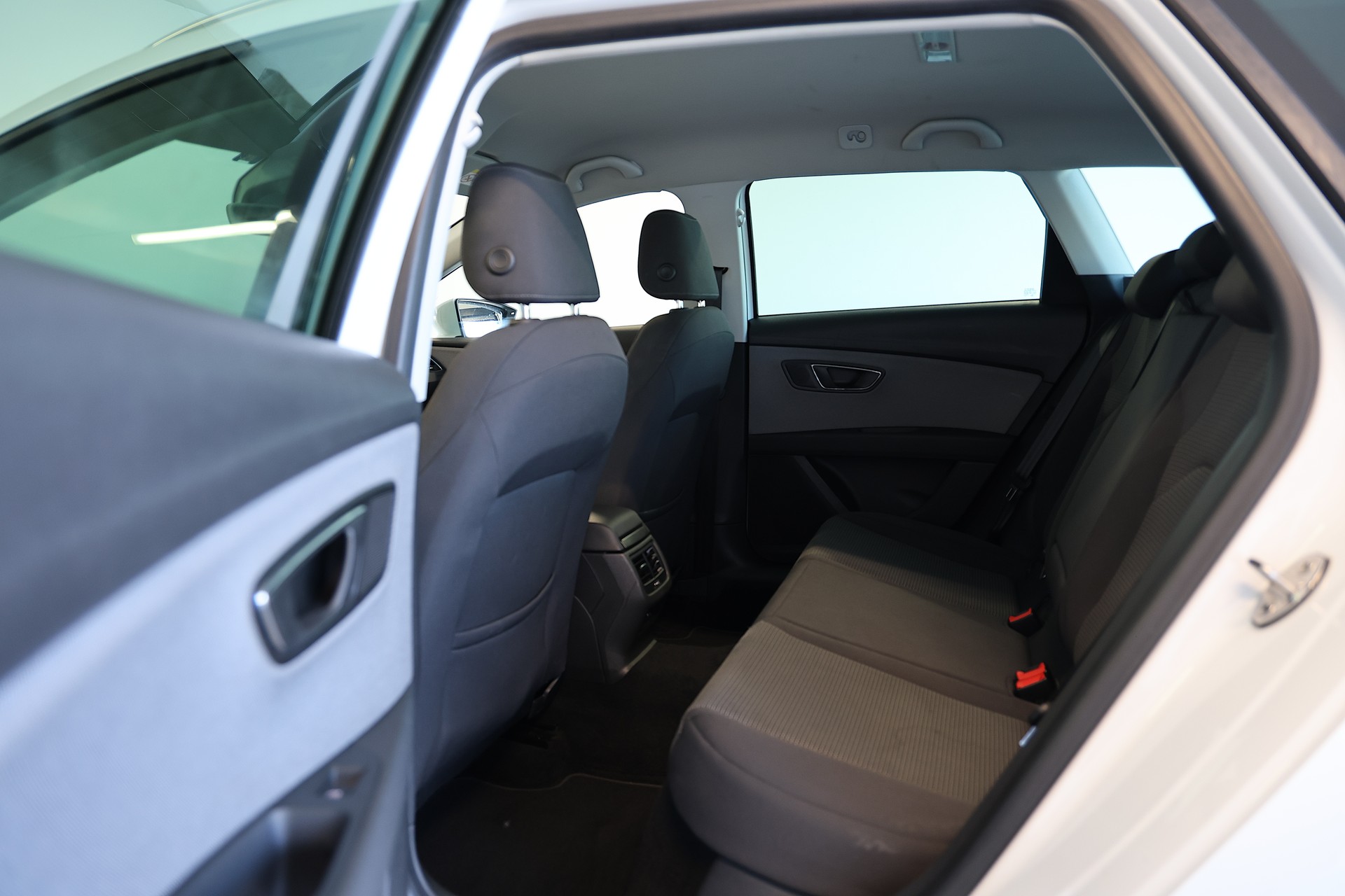 SEAT Leon ST 2.0 TDI Style DSG-image-13
