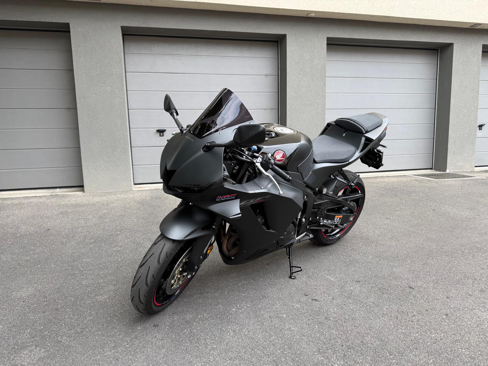 HONDA CBR 600 RR-image-0
