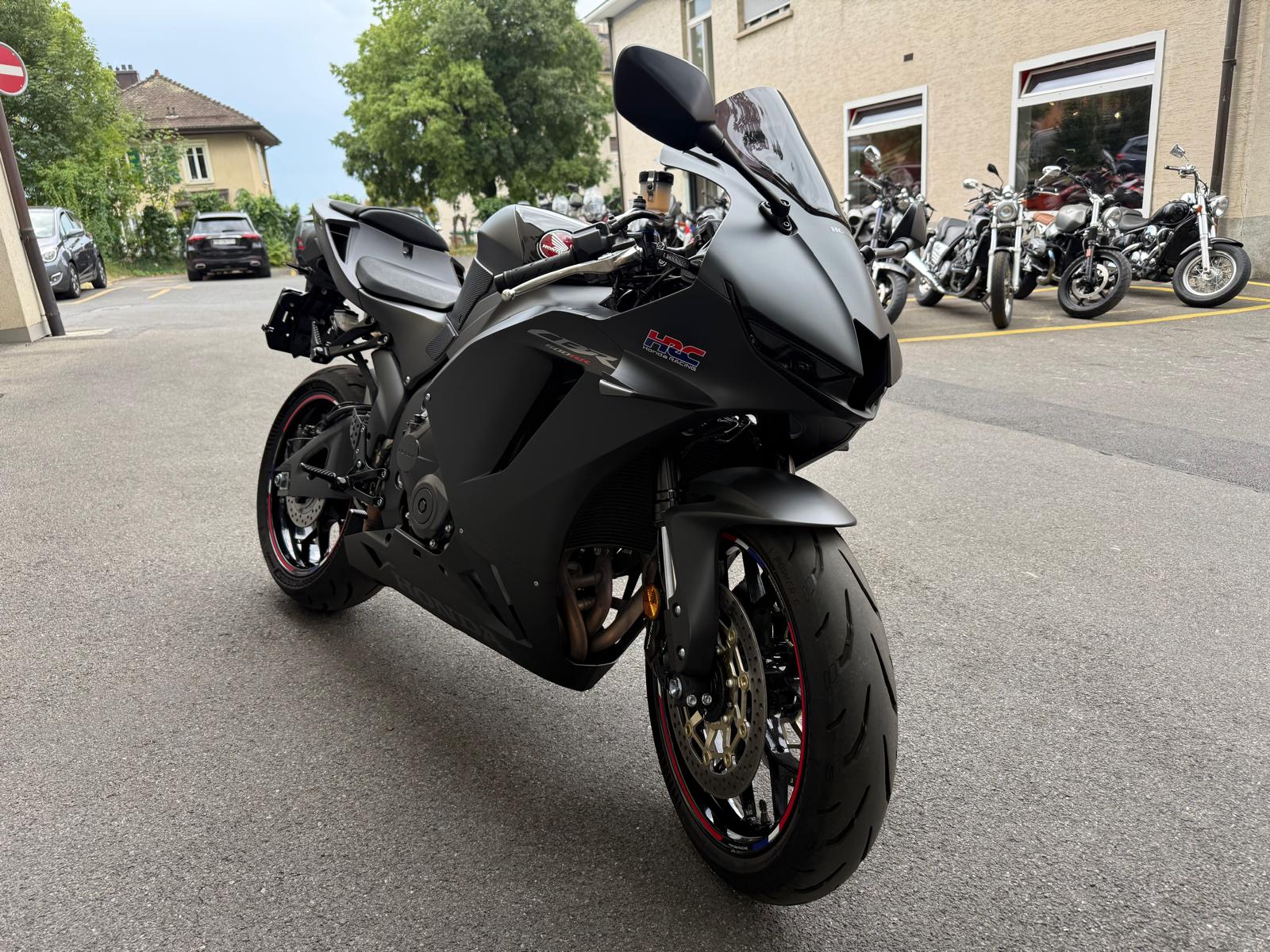 HONDA CBR 600 RR-image-1