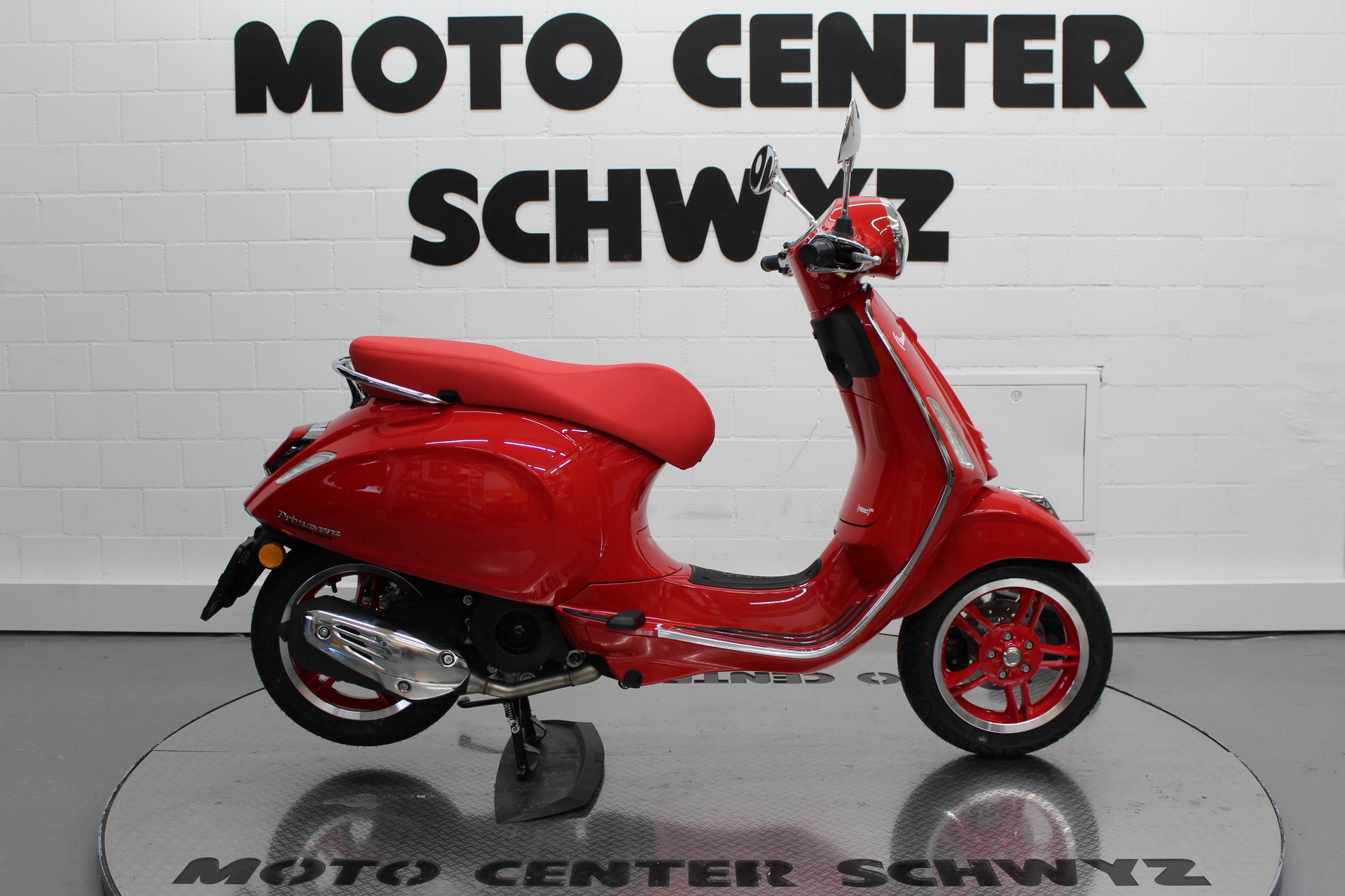 PIAGGIO Primavera 125 (RED)