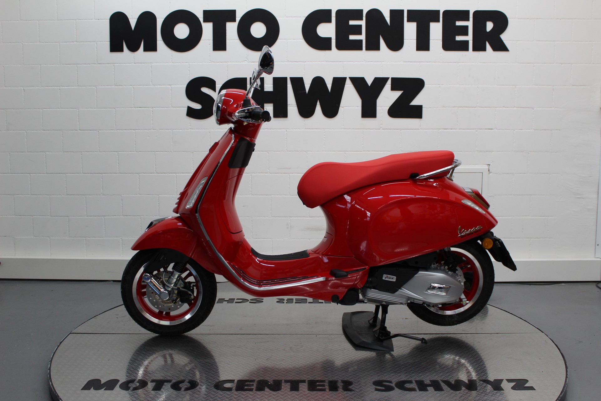 PIAGGIO Primavera 125 (RED)-image-4