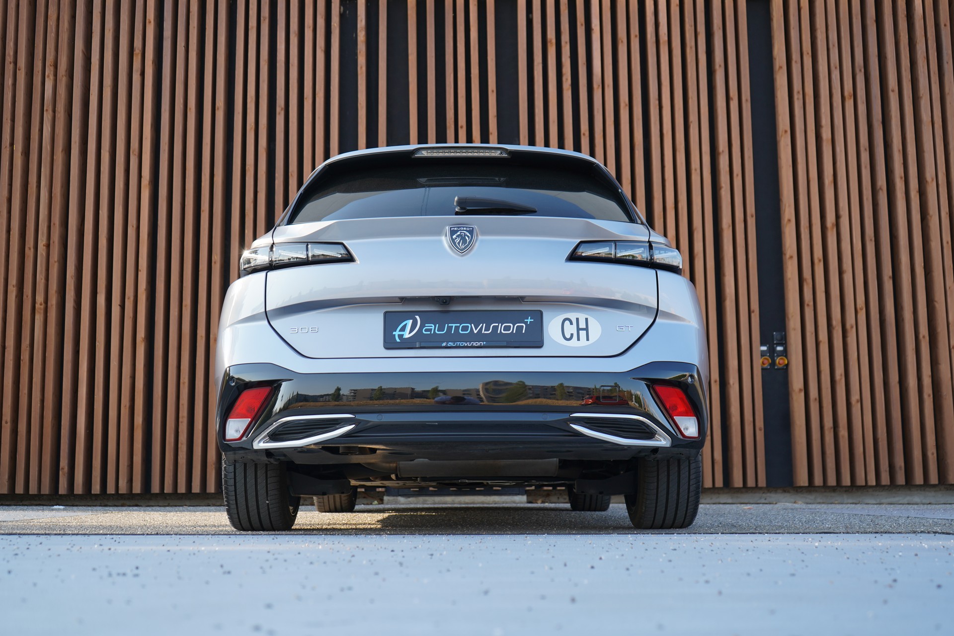 PEUGEOT 308 SW 1.2 PURE TECH GT EAT8 l 130 PS-image-18
