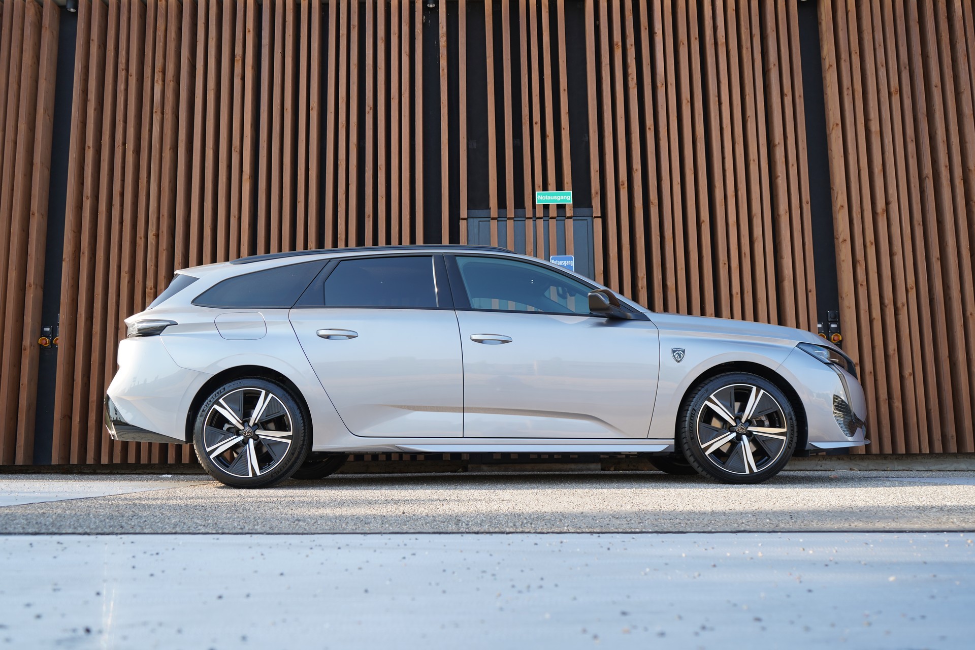 PEUGEOT 308 SW 1.2 PURE TECH GT EAT8 l 130 PS