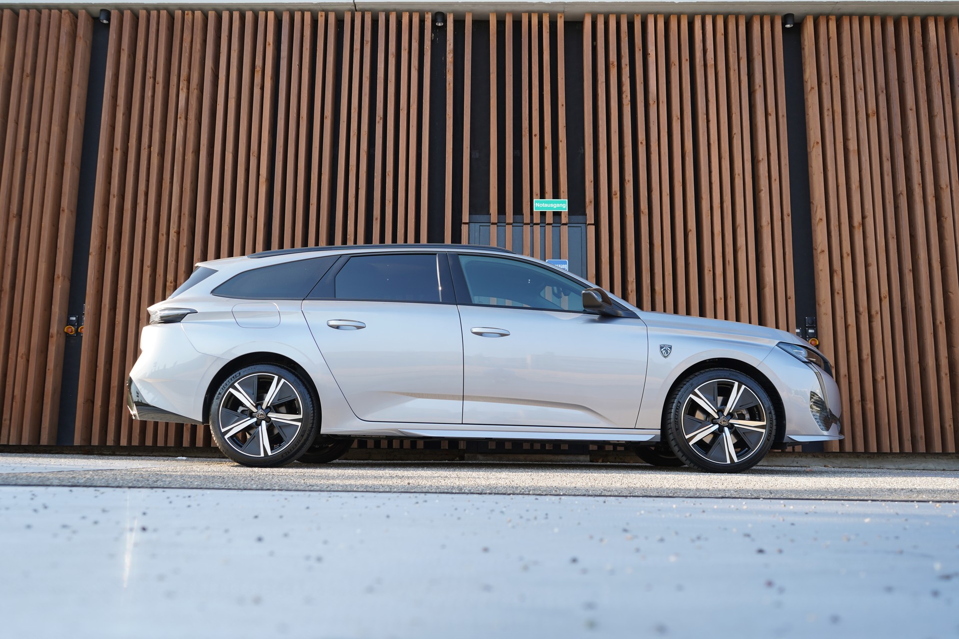 PEUGEOT 308 SW 1.2 PURE TECH GT EAT8 l 130 PS-showroom-element-1