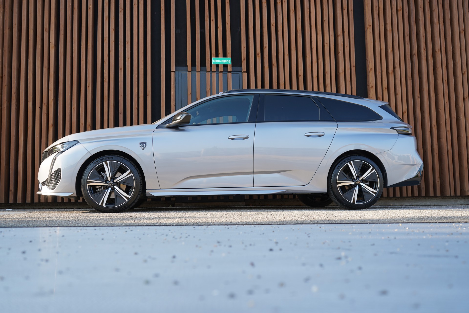 PEUGEOT 308 SW 1.2 PURE TECH GT EAT8 l 130 PS-showroom-element-2