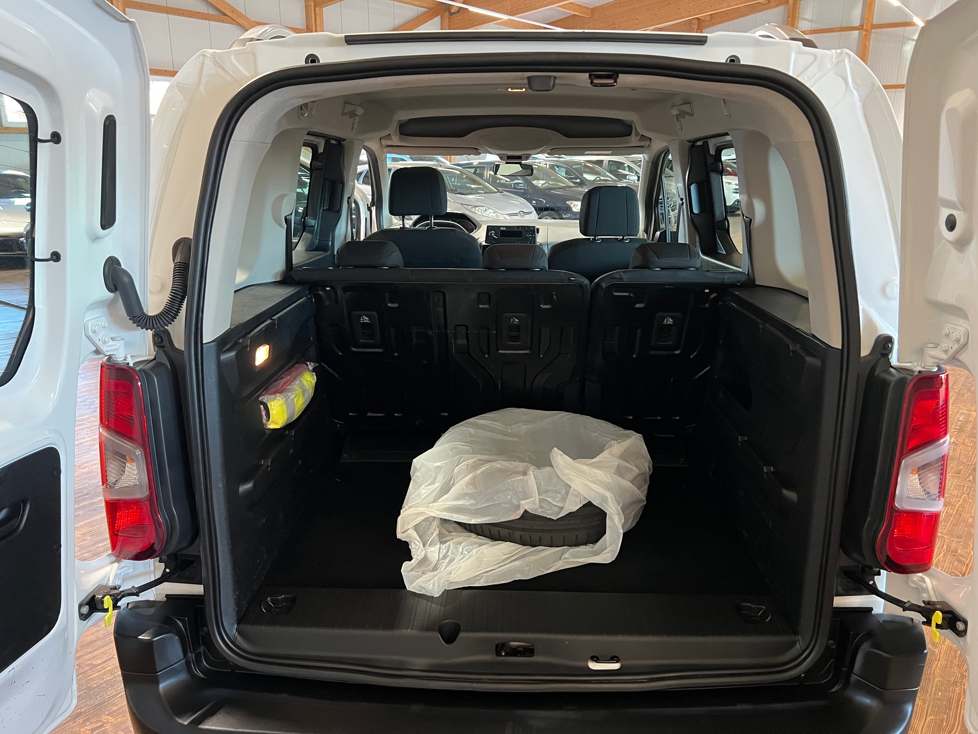 PEUGEOT Rifter 1.2 PureTech Active-image-14