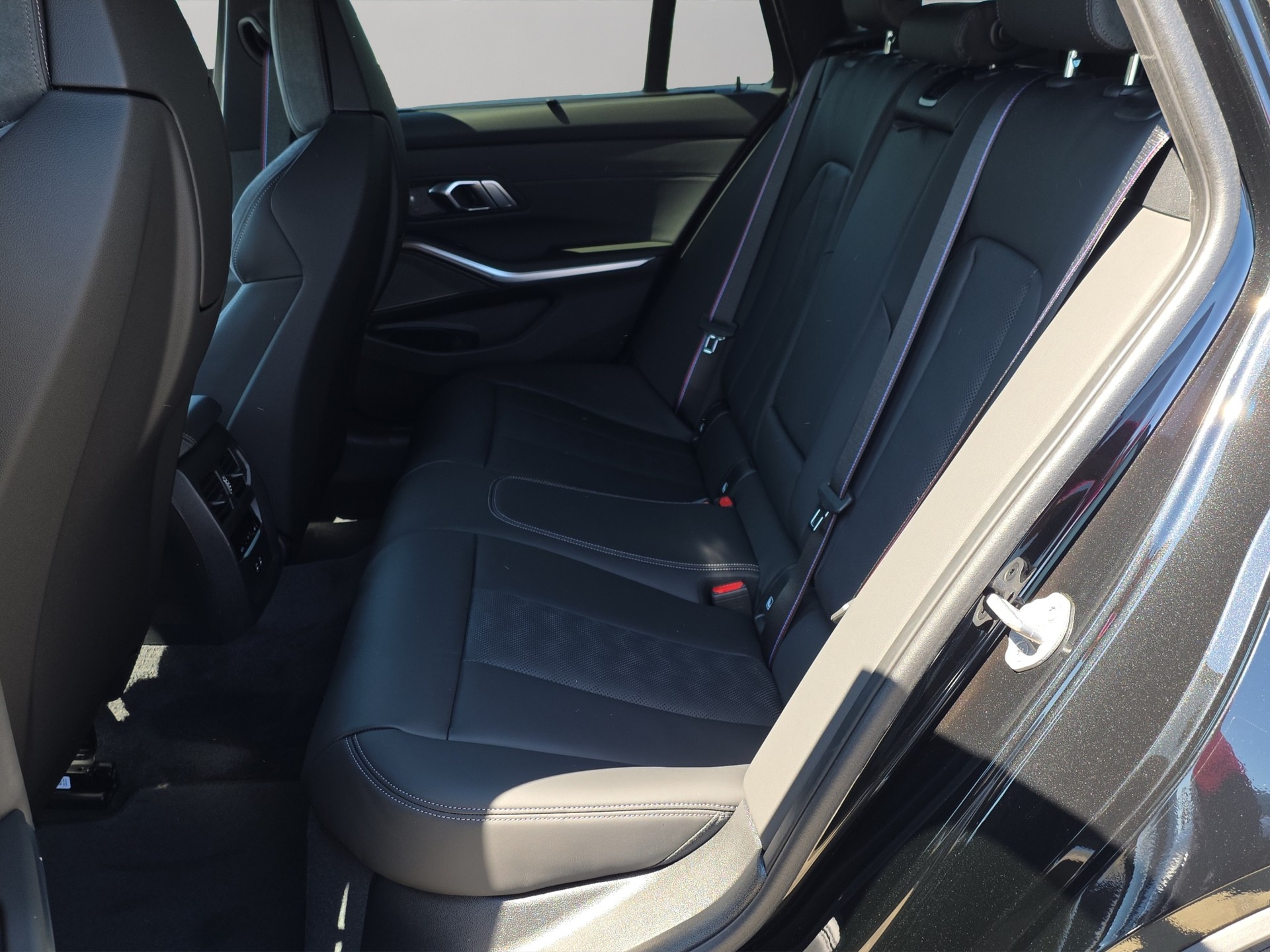 BMW M3 Touring xDrive Competition M-image-14