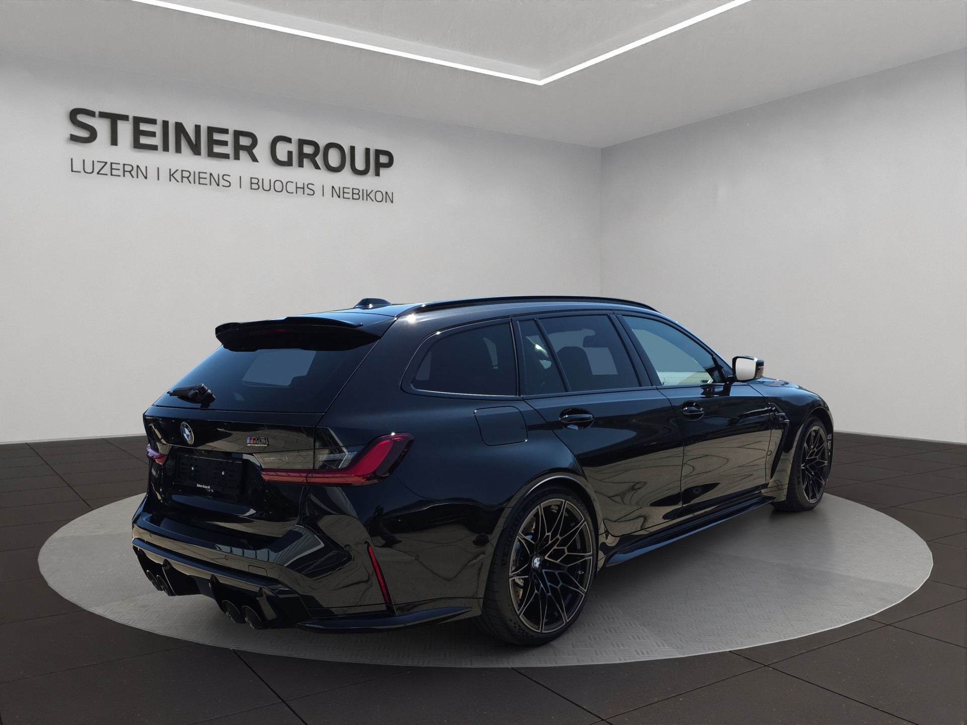 BMW M3 Touring xDrive Competition M-showroom-element-3