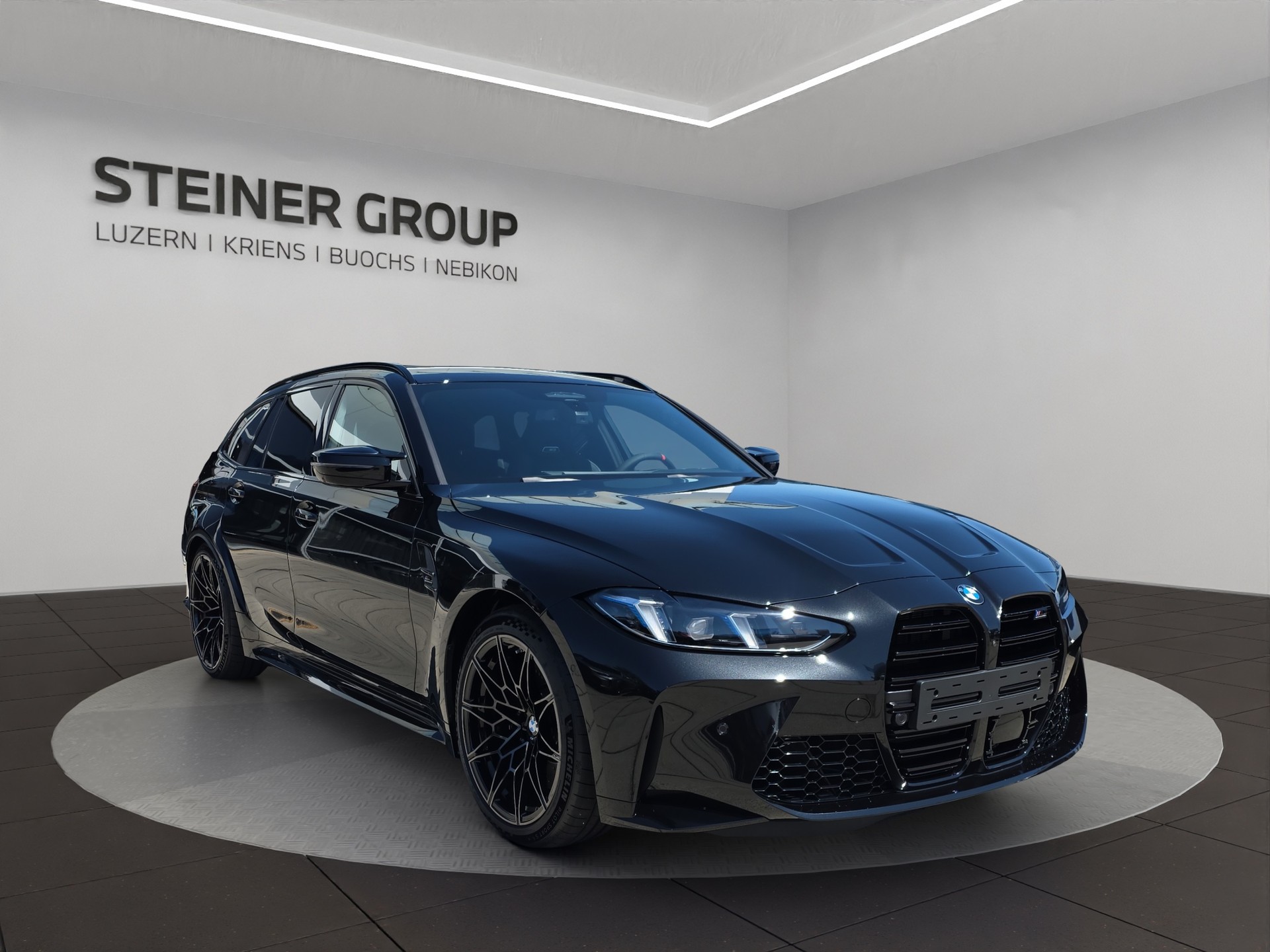 BMW M3 Touring xDrive Competition M-showroom-element-1