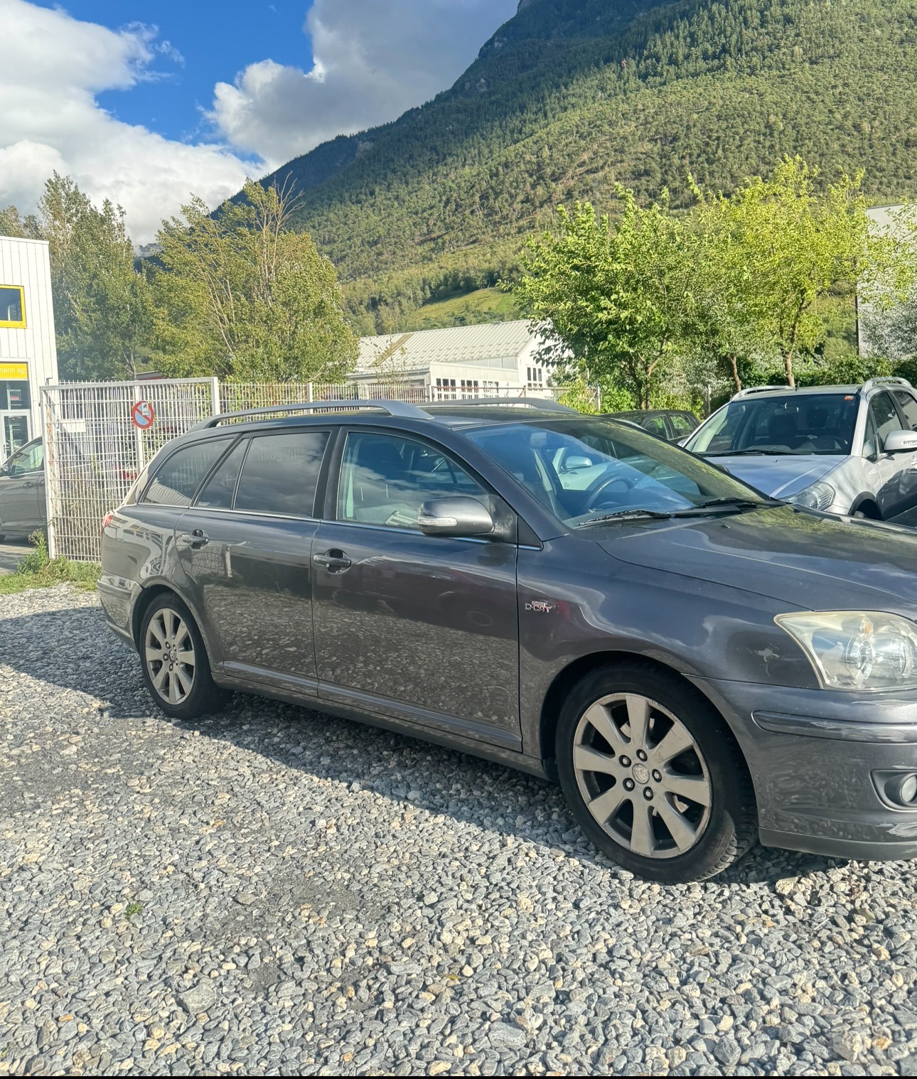 TOYOTA Avensis 2.2D-CAT Linea Sol Premium