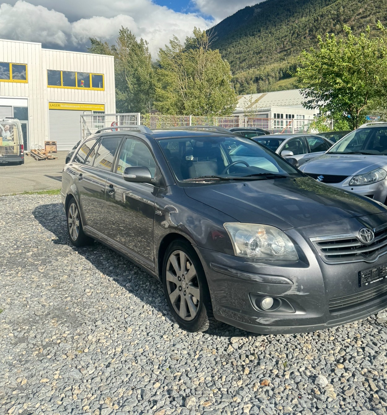 TOYOTA Avensis 2.2D-CAT Linea Sol Premium-image-1