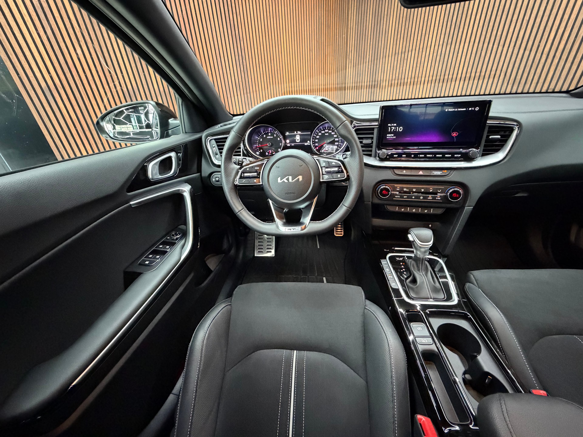 KIA ProCeed 1.5 T-GDi GT-Line Edition DCT-image-12