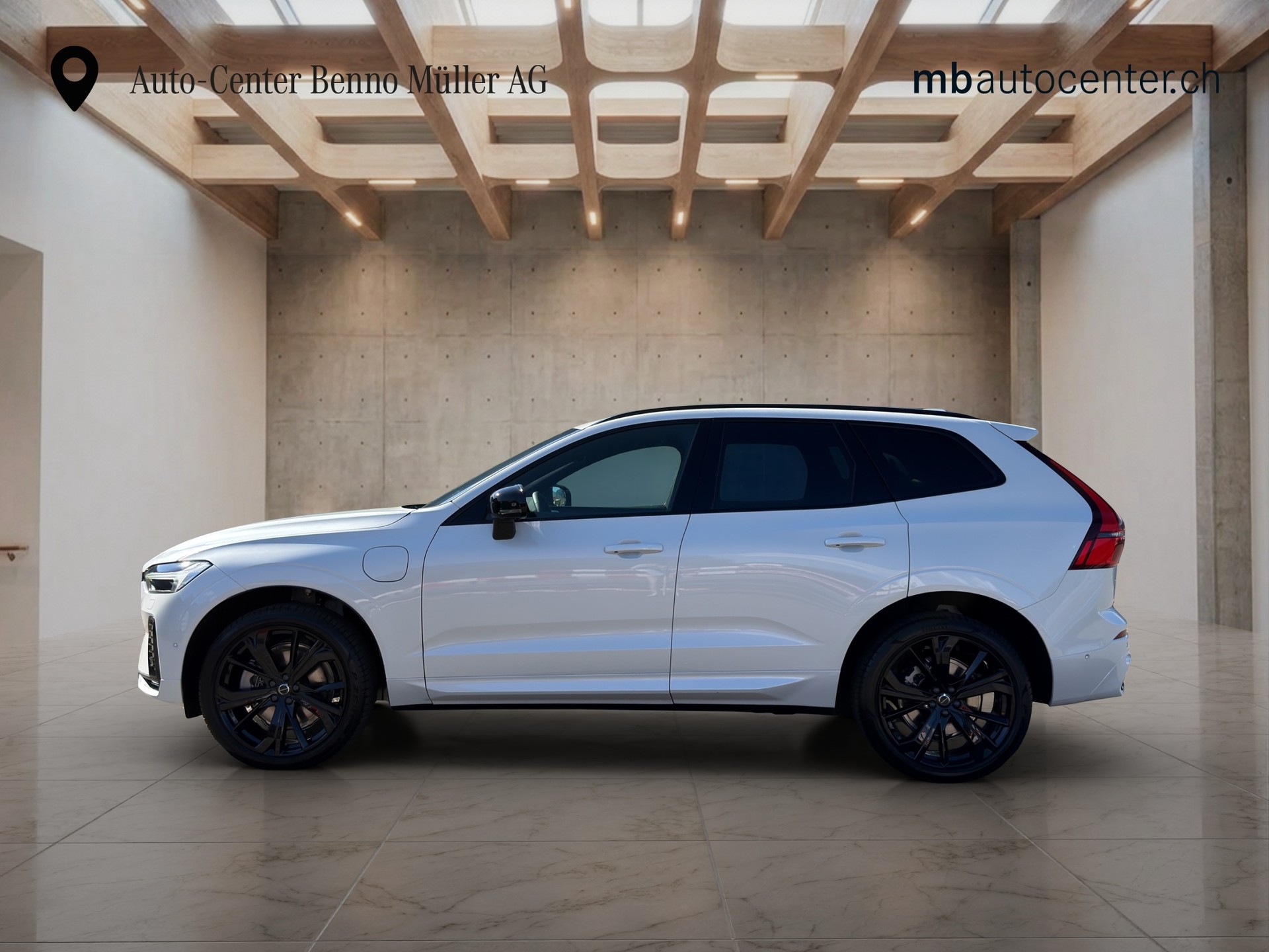 VOLVO XC60 2.0 T6 TE Black Edition eAWD-showroom-element-1