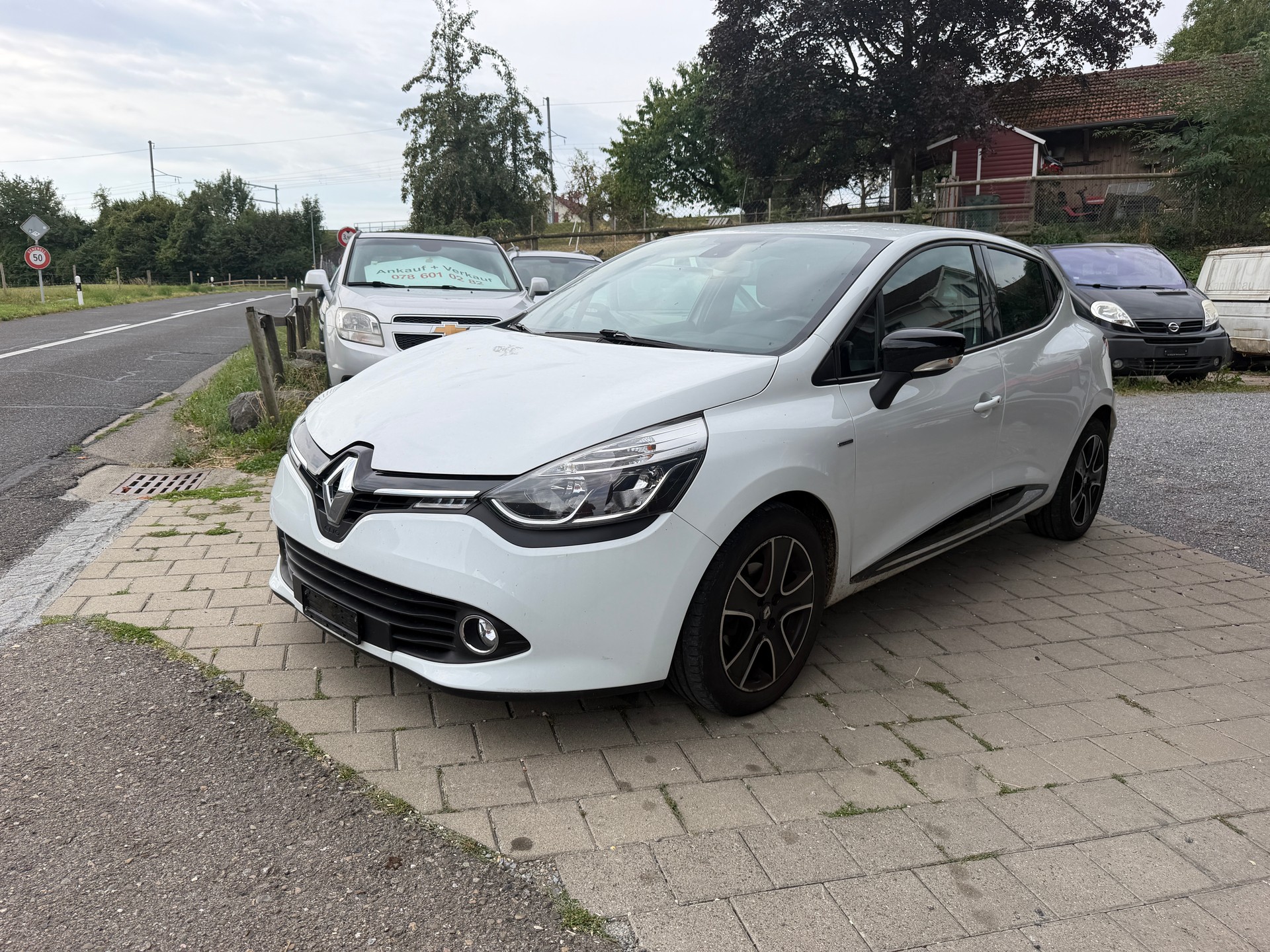 RENAULT Clio 1.2 16V T Iconic EDC-image-1