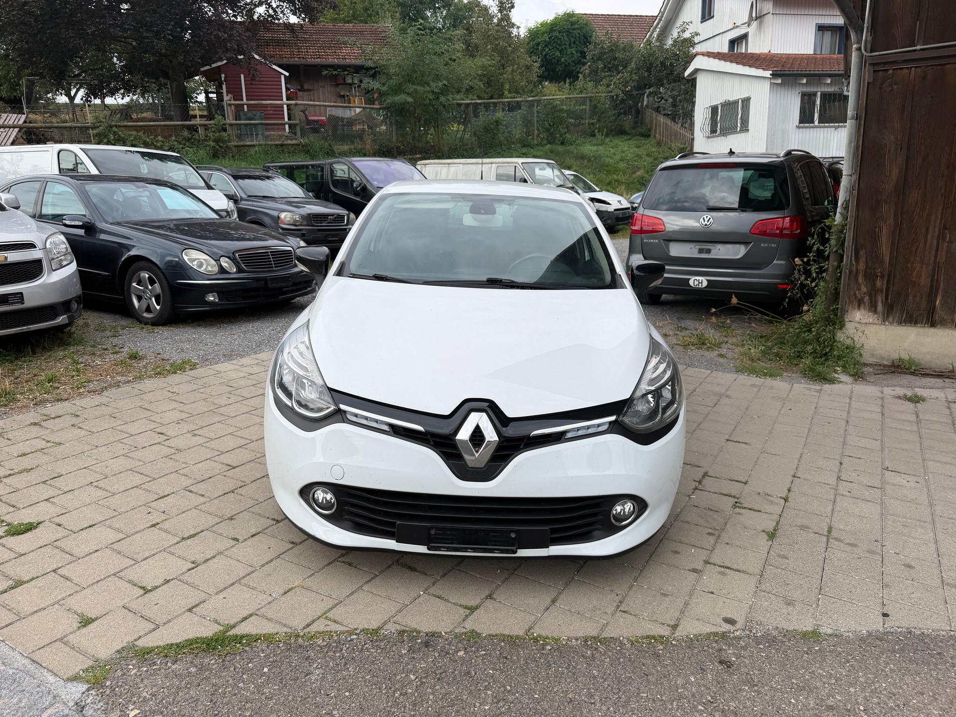 RENAULT Clio 1.2 16V T Iconic EDC