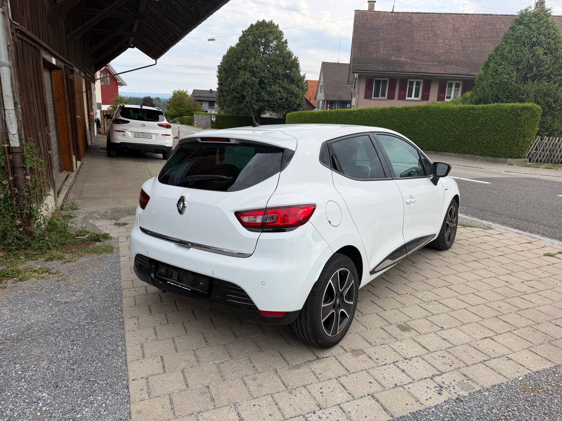 RENAULT Clio 1.2 16V T Iconic EDC-image-5