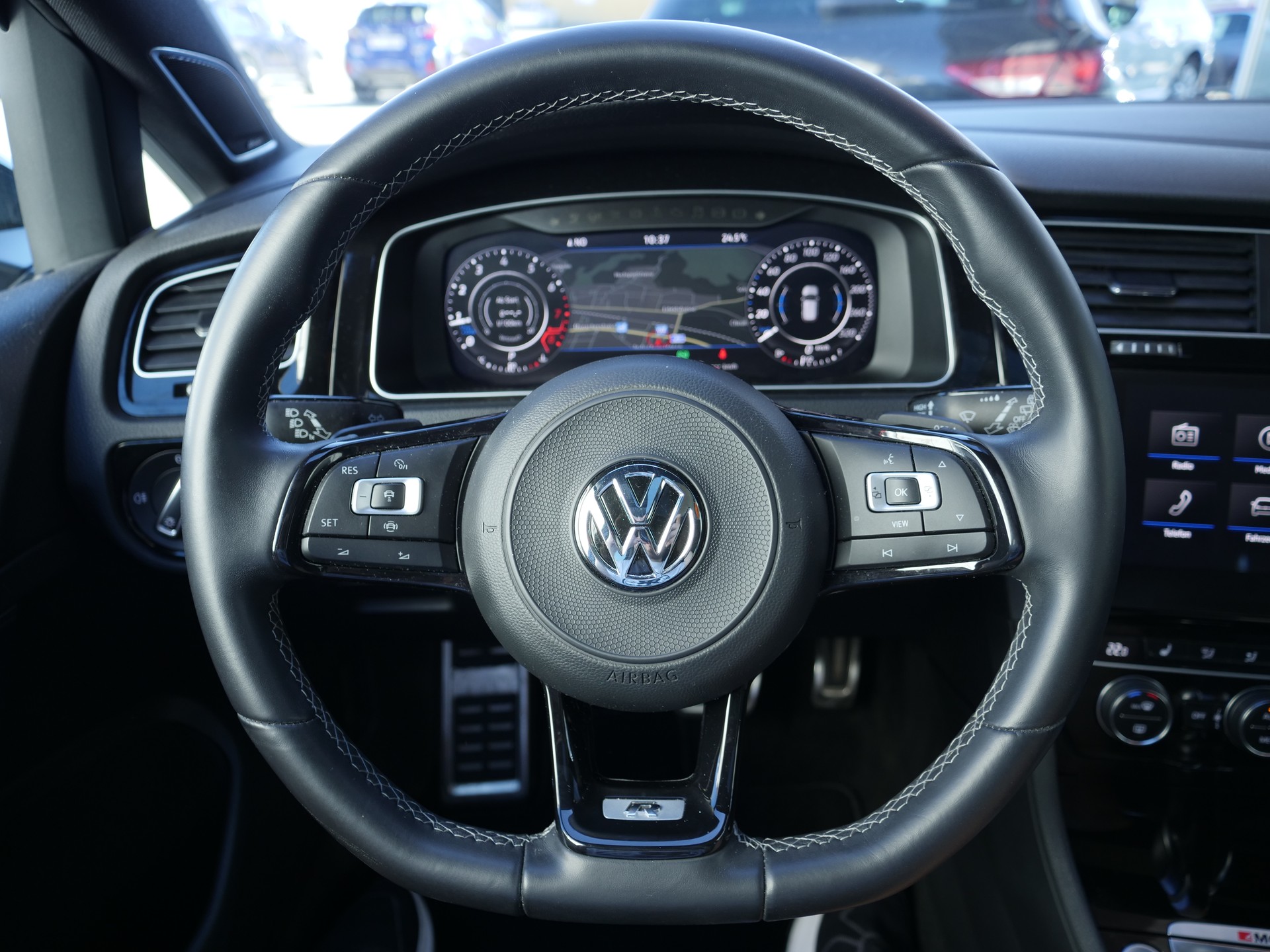 VW Golf 2.0 TSI R 4Motion DSG-image-10