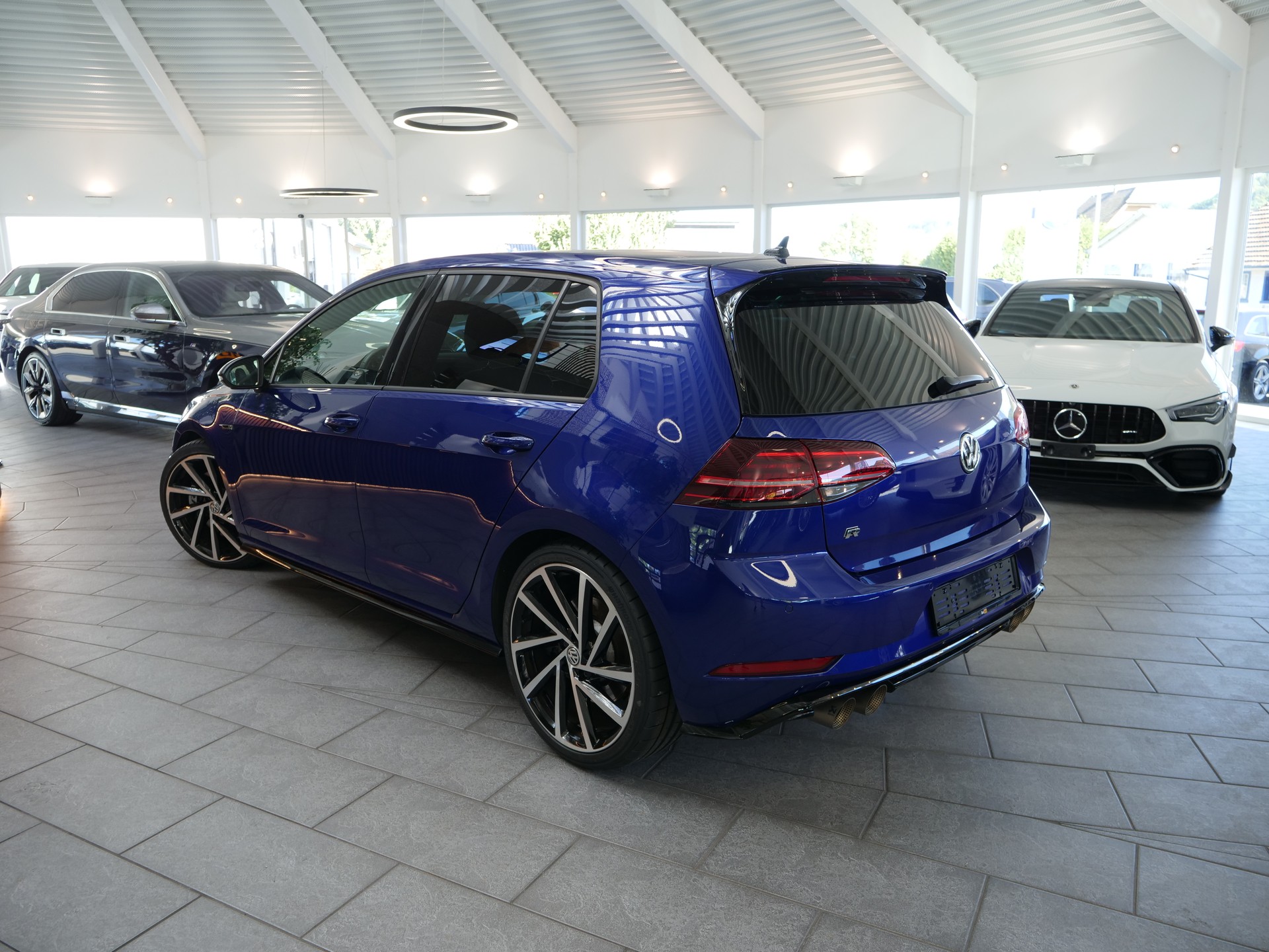 VW Golf 2.0 TSI R 4Motion DSG-image-4