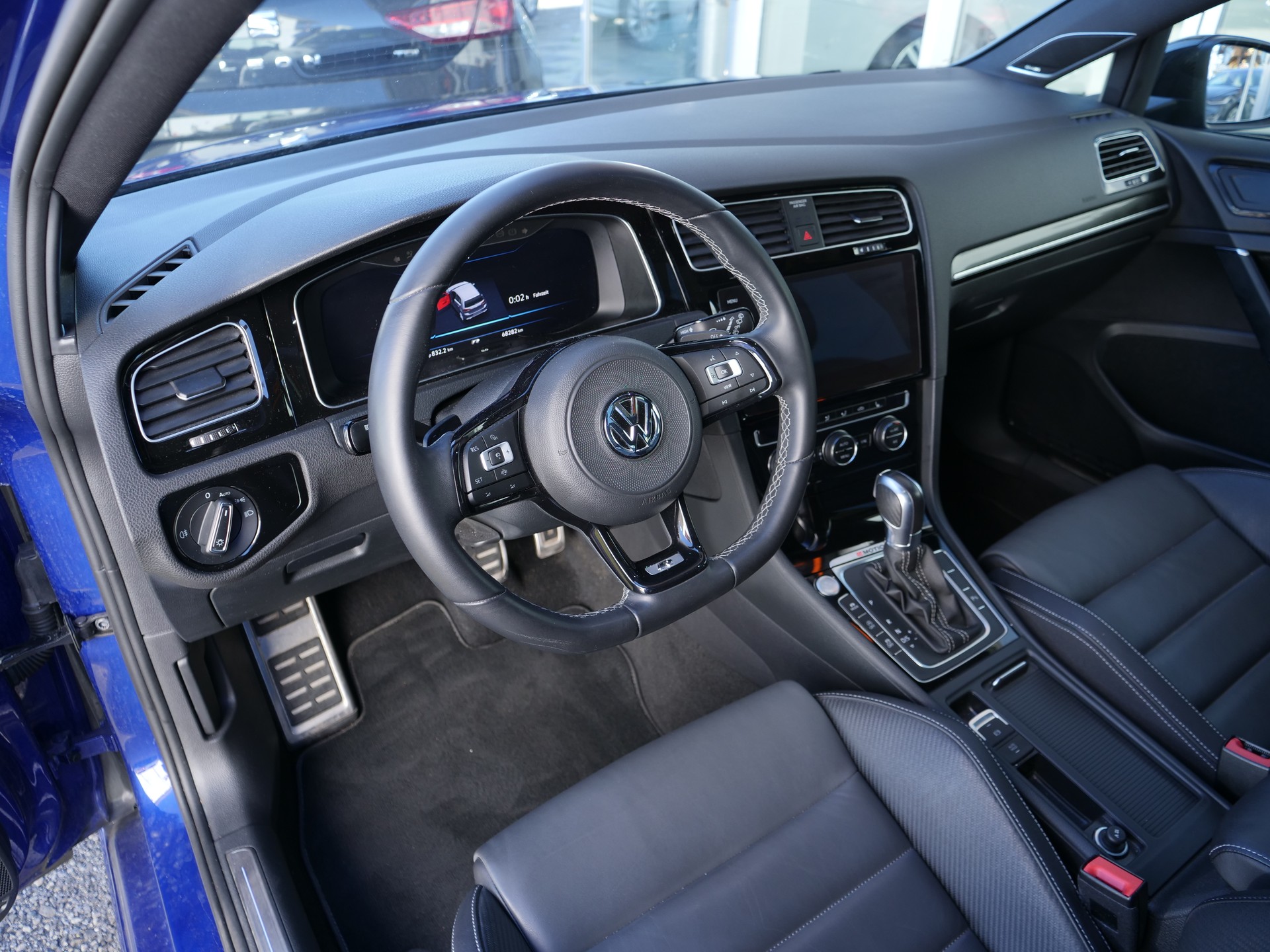 VW Golf 2.0 TSI R 4Motion DSG-image-7