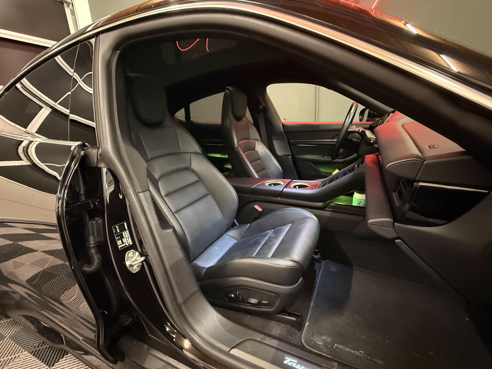 PORSCHE Taycan 4S-image-10