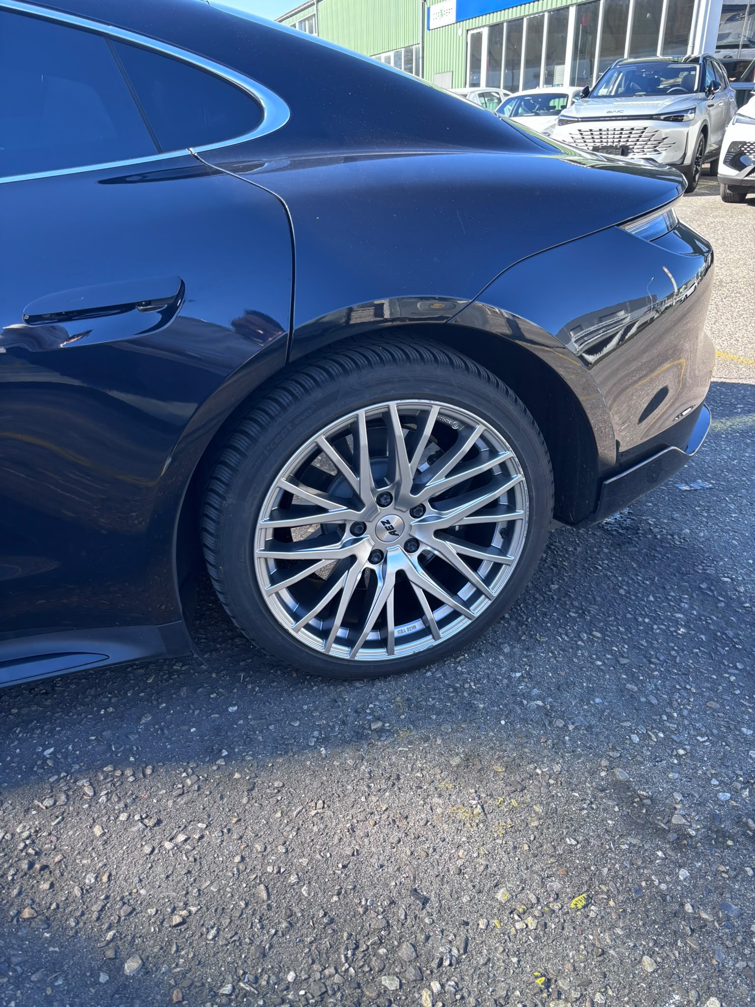 PORSCHE Taycan 4S-image-29